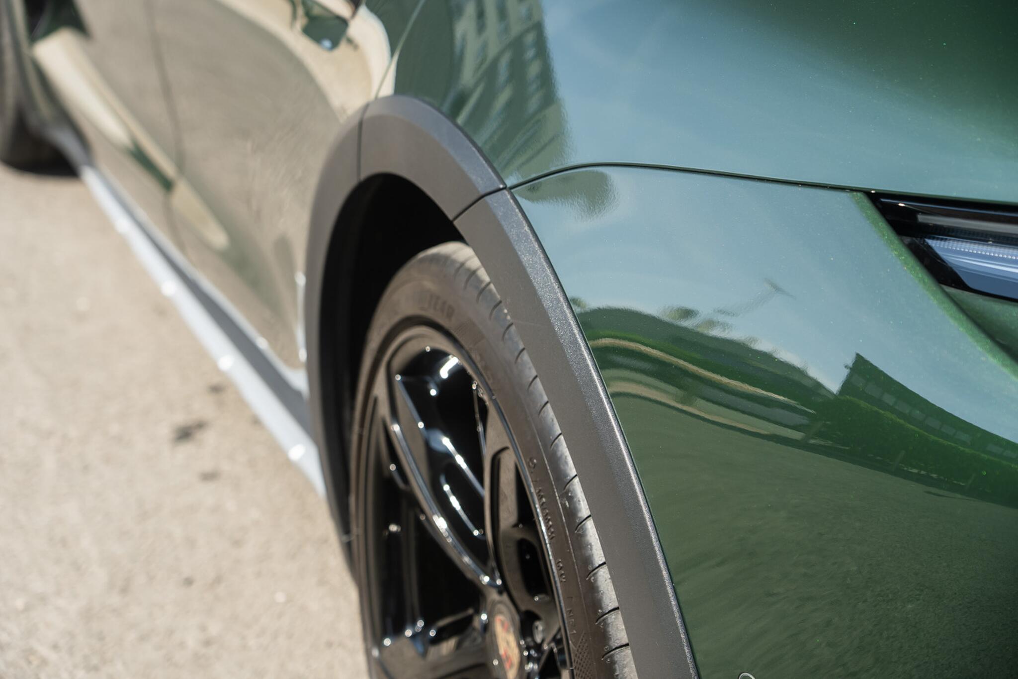 Porsche Taycan view 21