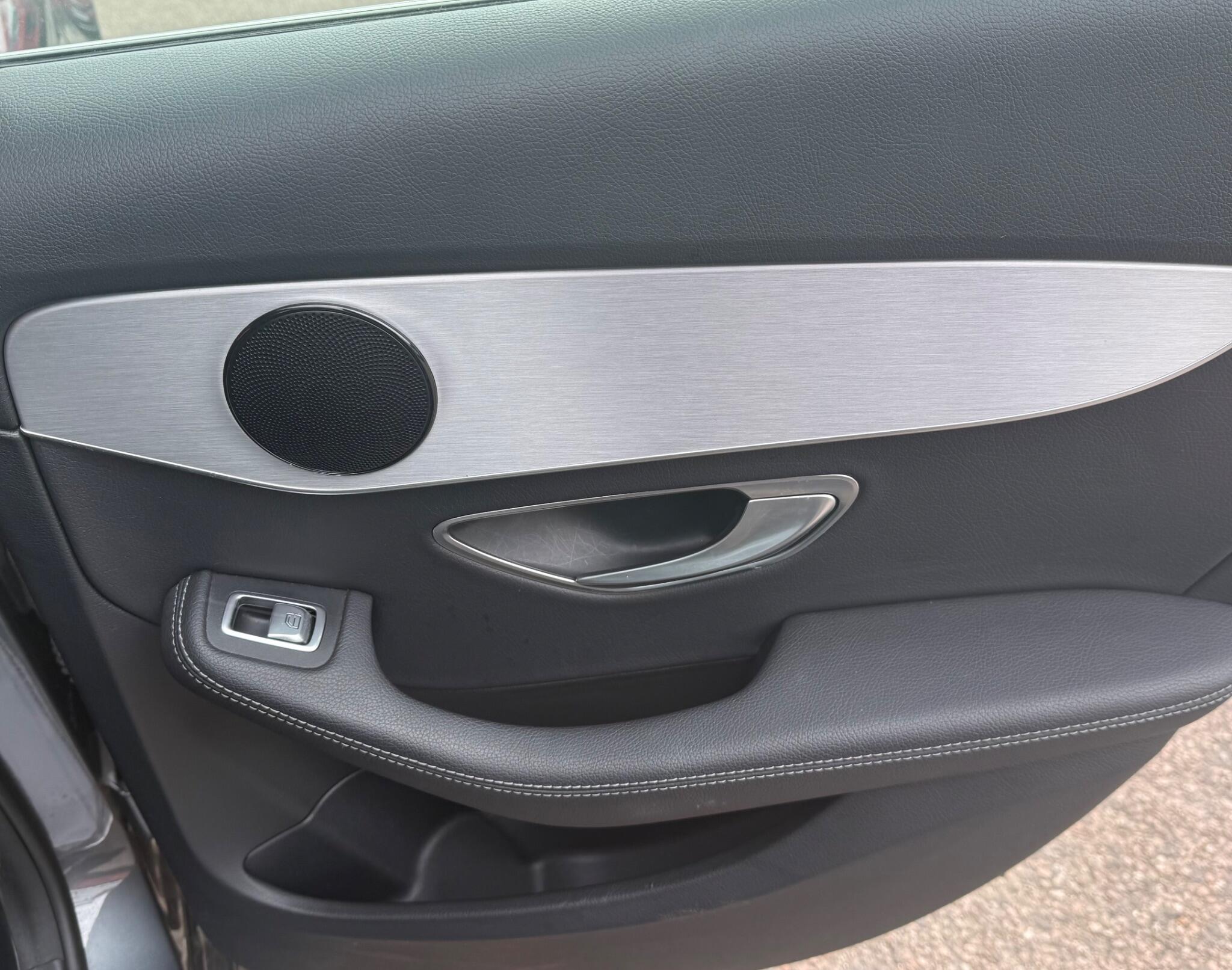 Mercedes-Benz C Class view 20