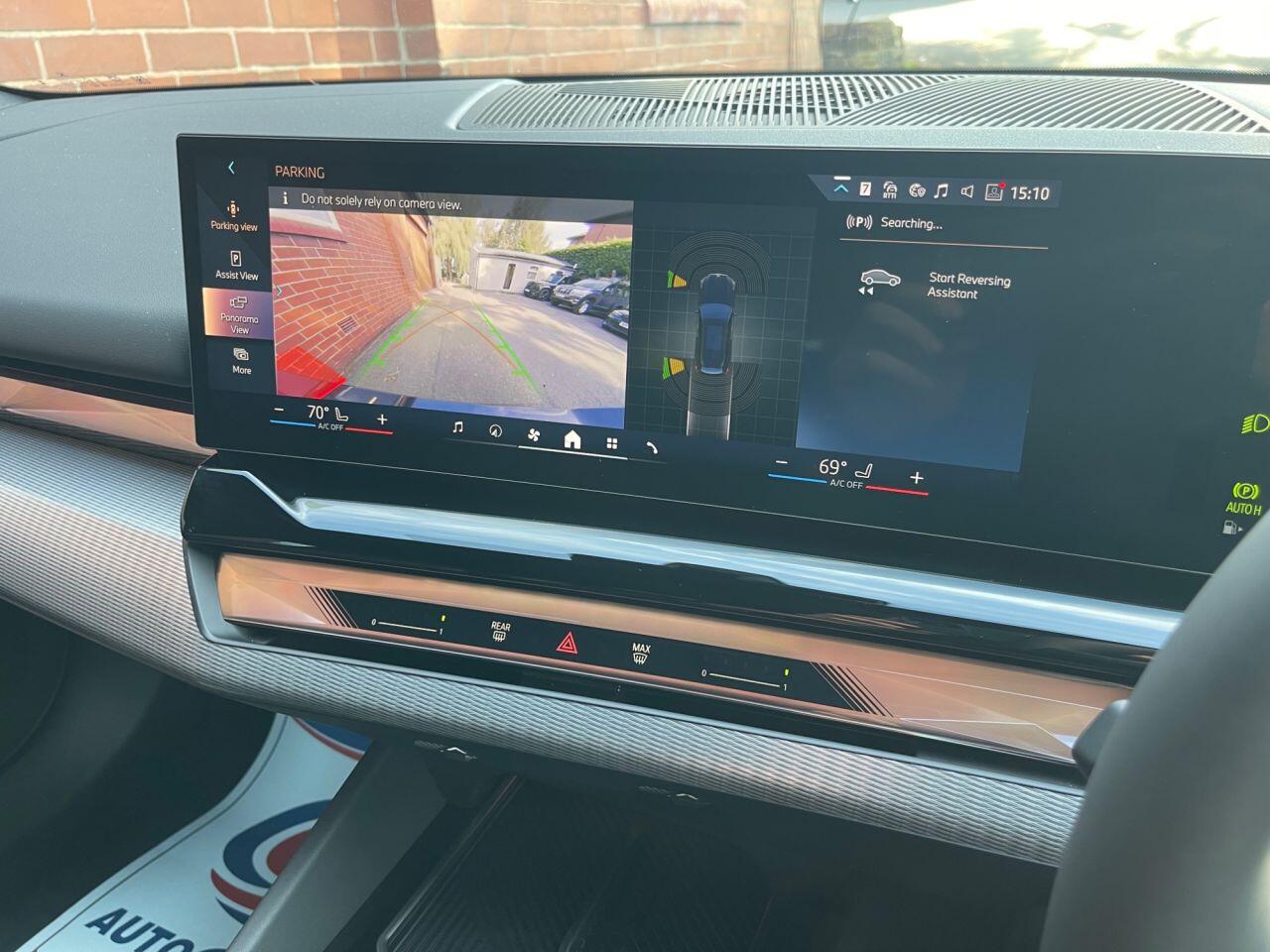 BMW 5 Series view 13