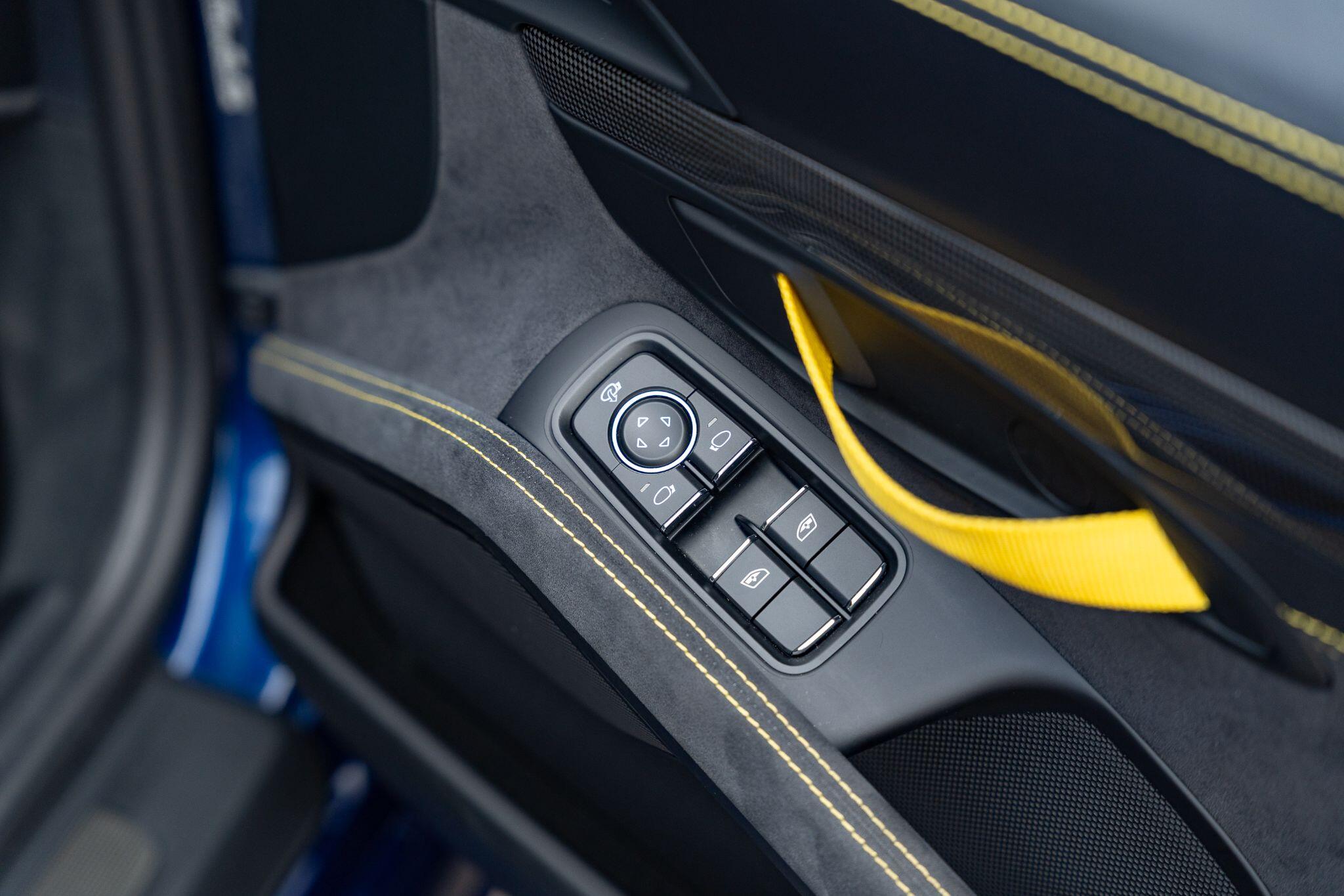 Porsche Cayman view 16