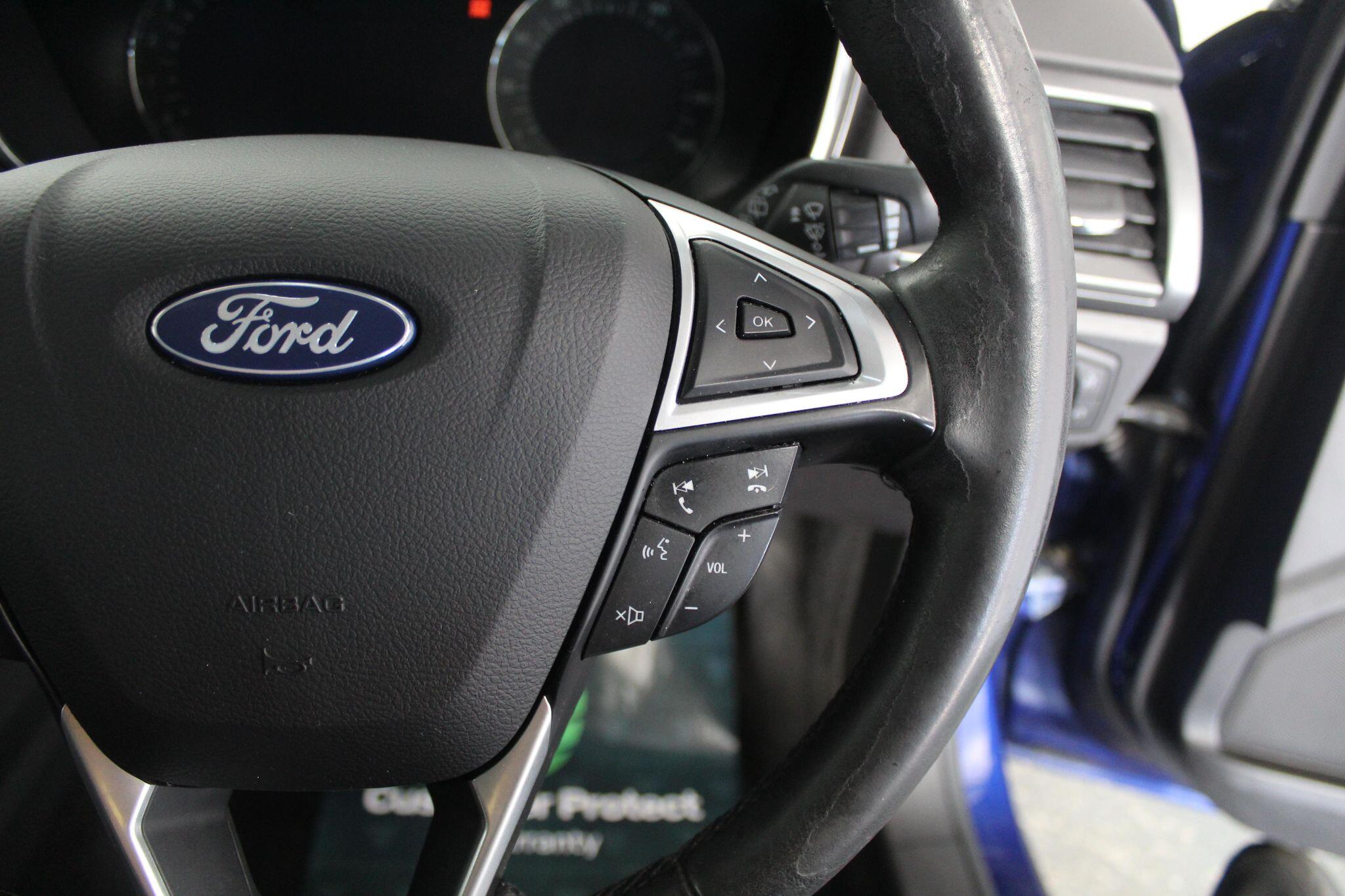 Ford Mondeo view 44