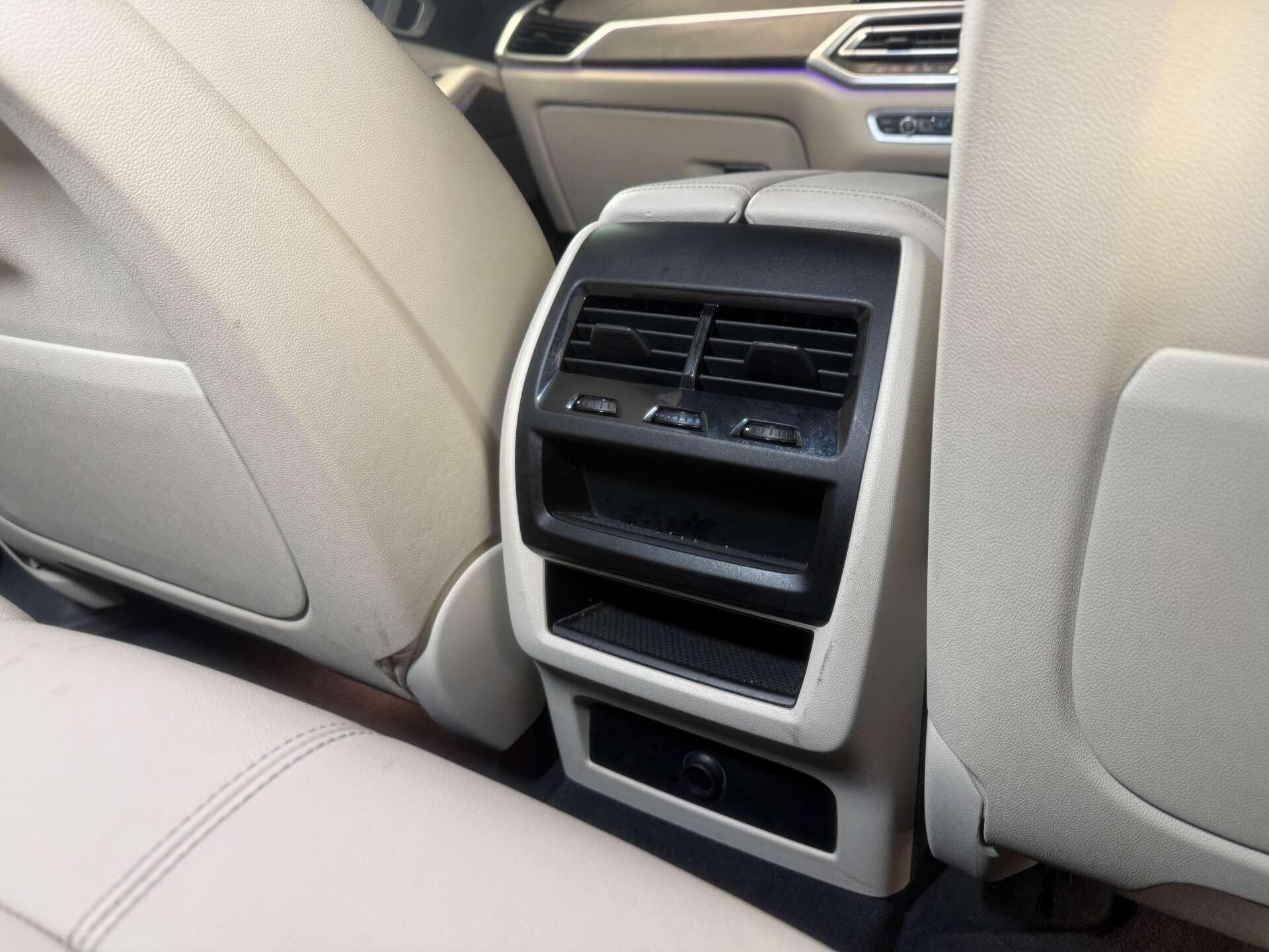 BMW X5 view 21