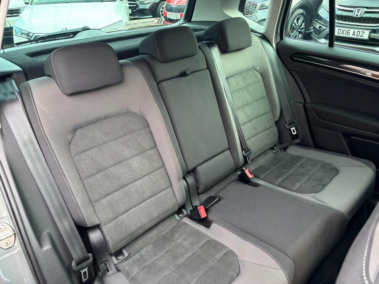 Volkswagen Golf SV view 14