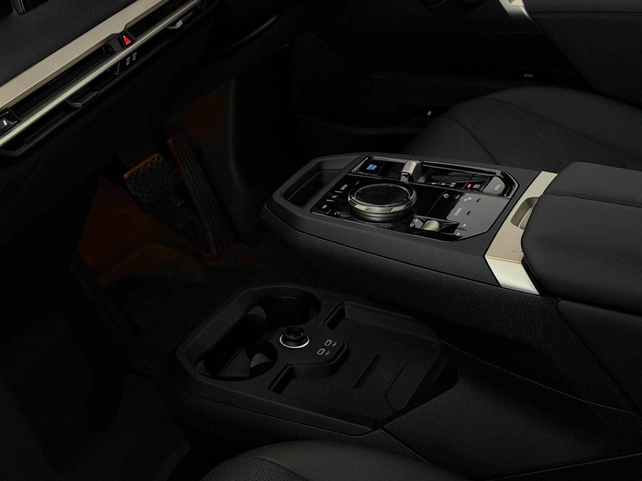 BMW Ix view 37