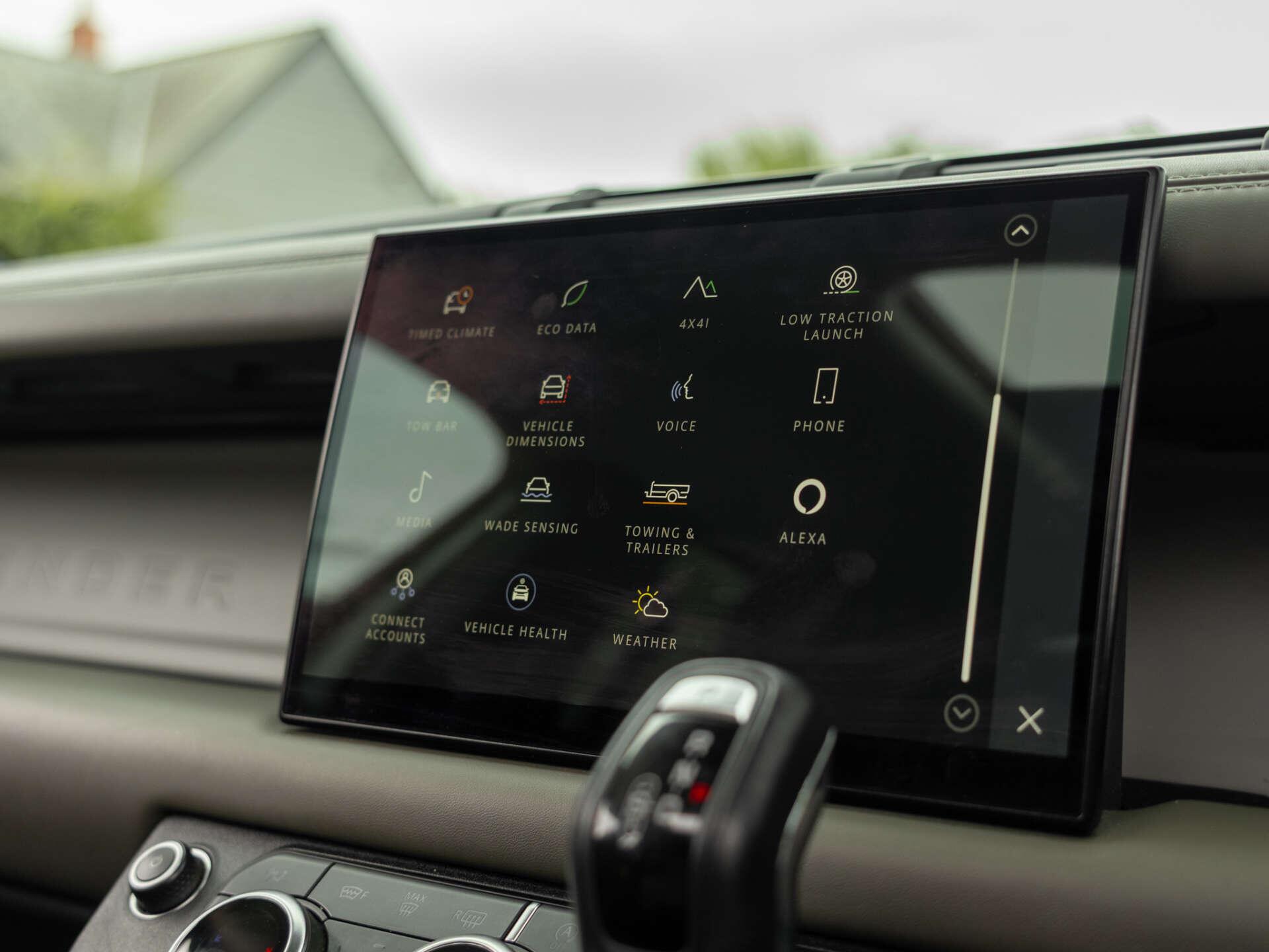 Land Rover Defender view 24