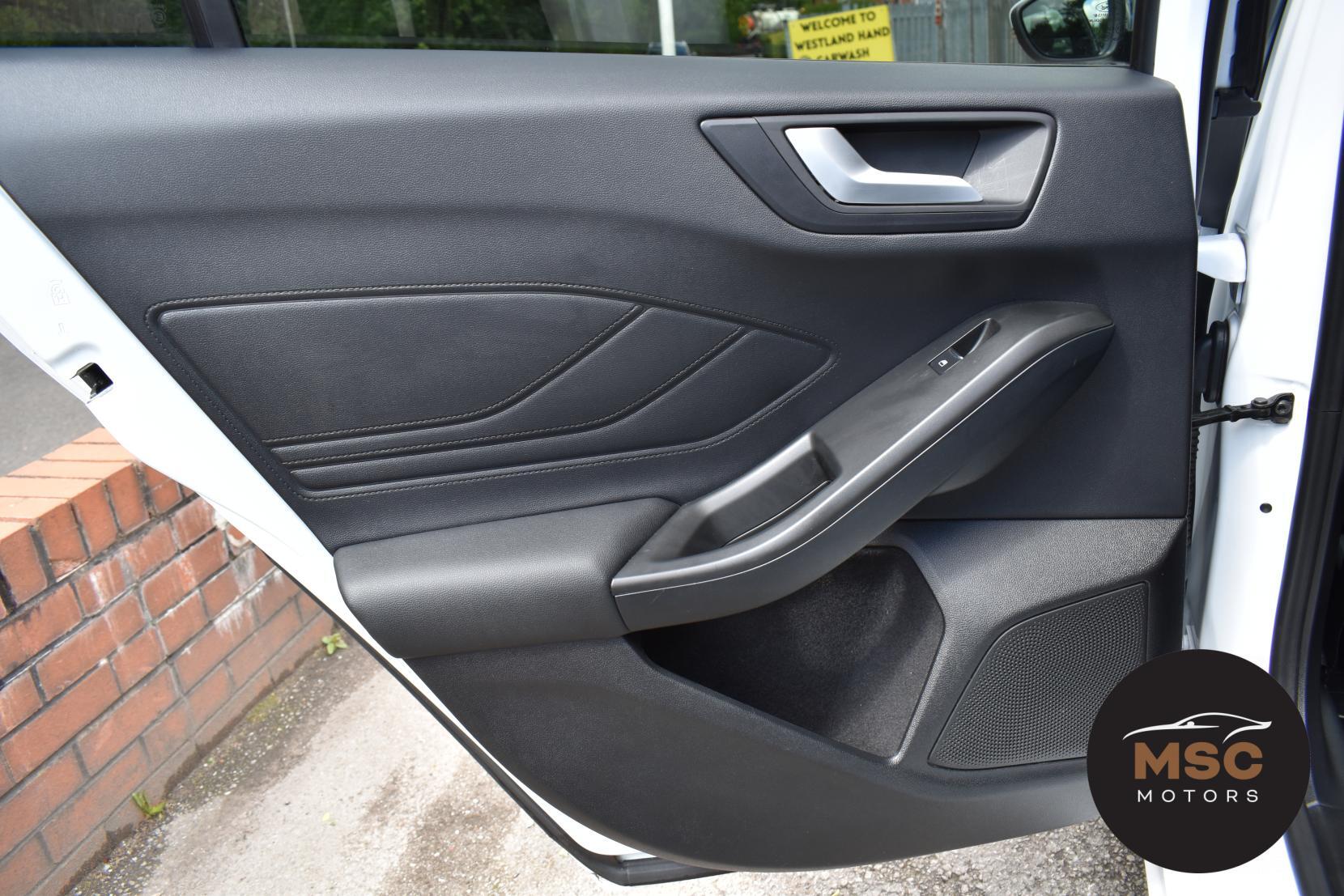 Ford Focus view 63