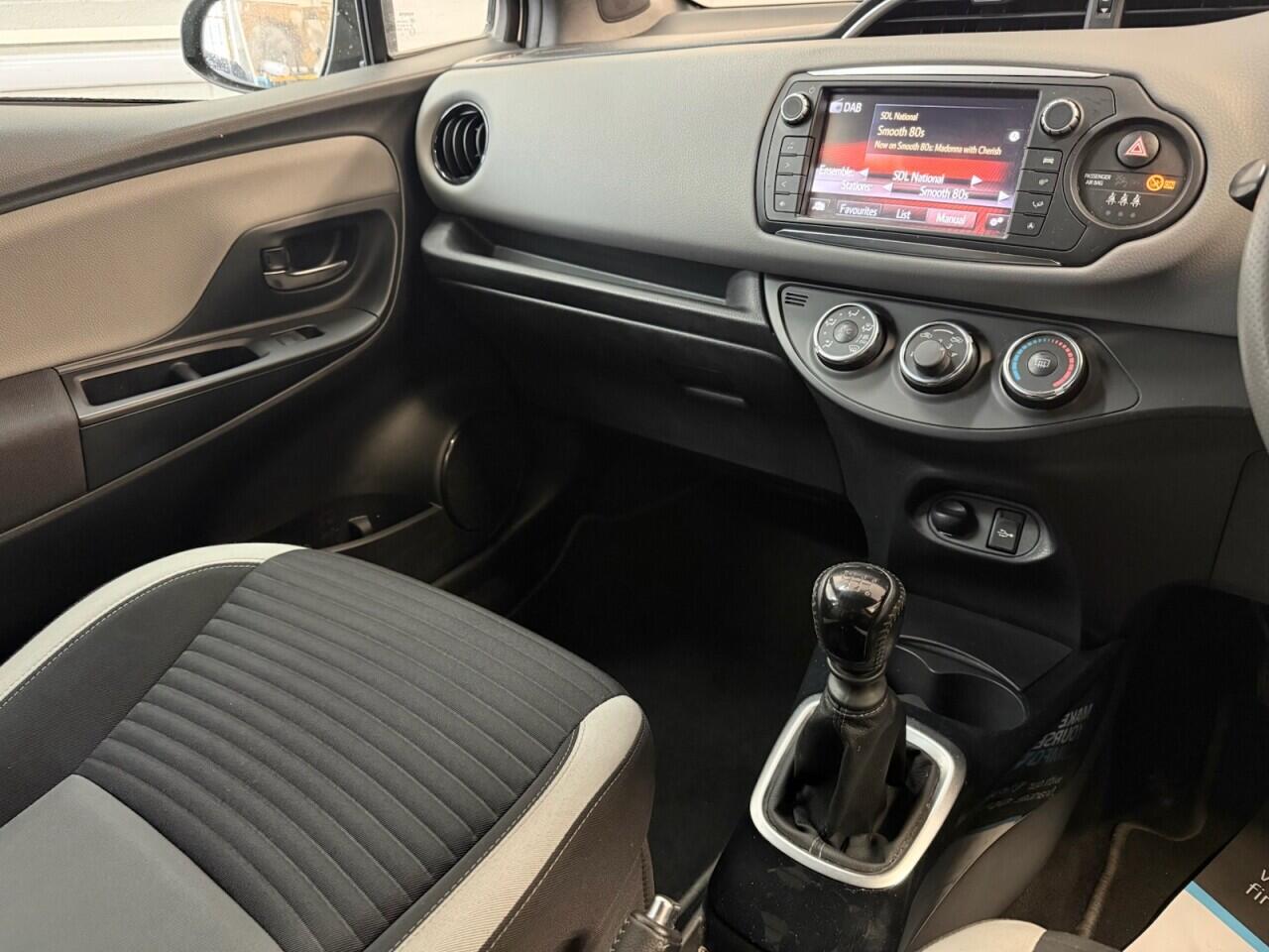 Toyota Yaris view 14
