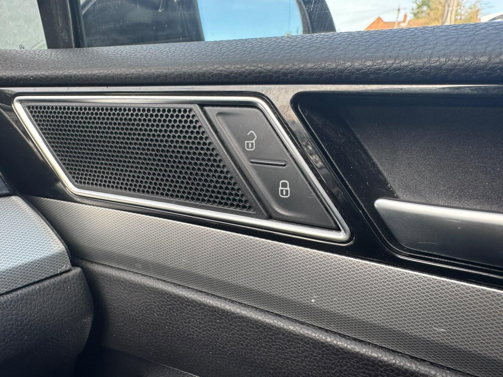 Volkswagen Passat view 30