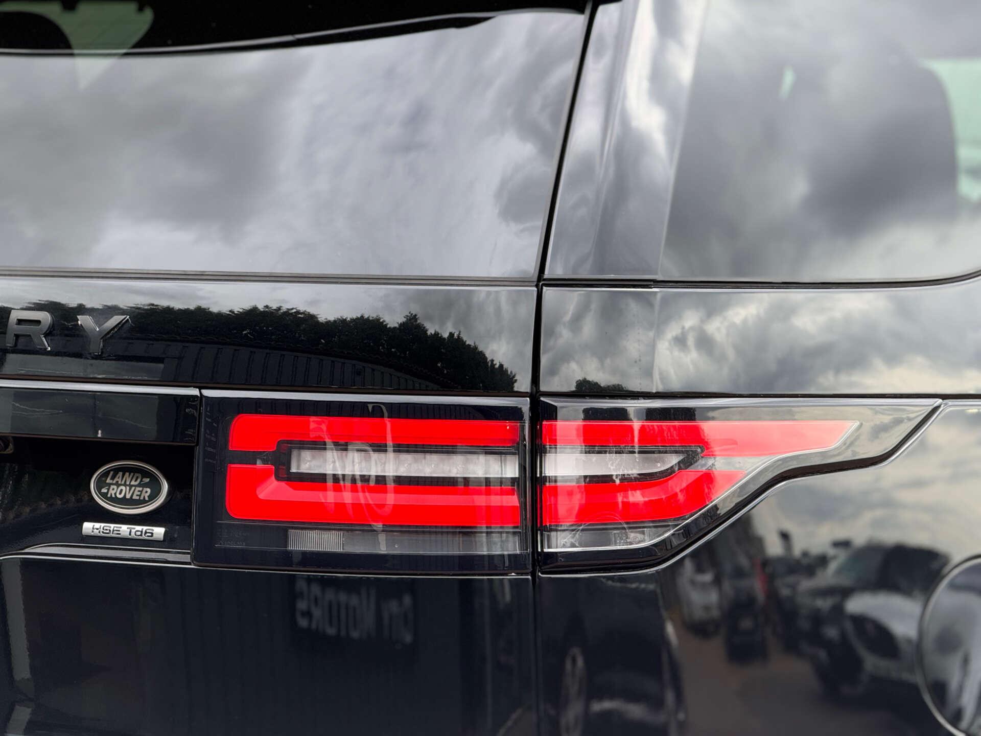 Land Rover Discovery view 24