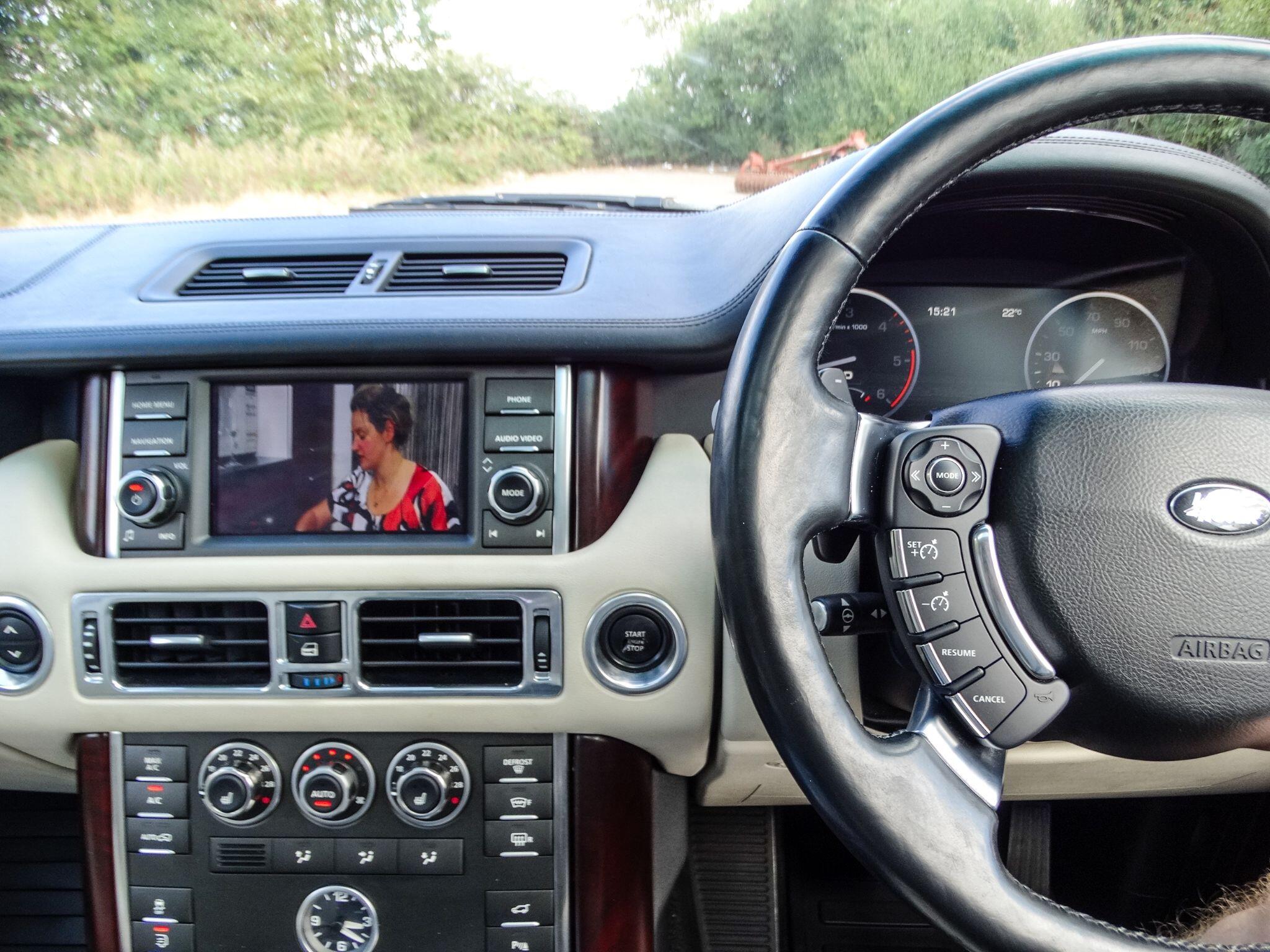 Land Rover Range Rover view 7
