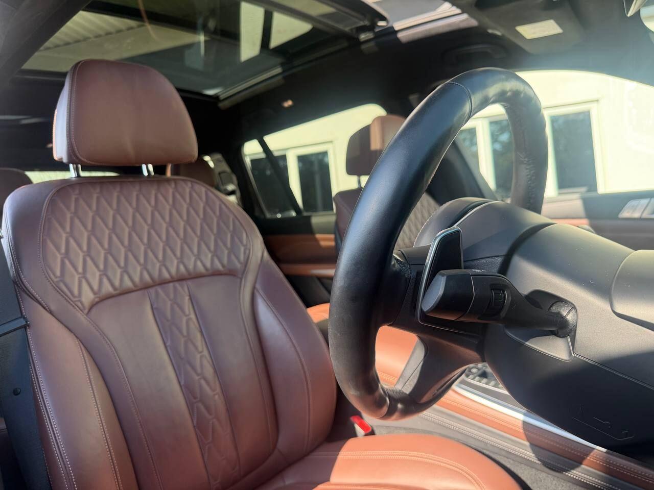 BMW X7 view 14
