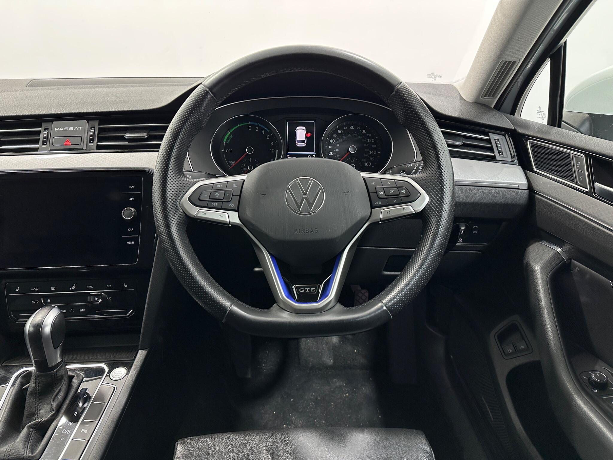 Volkswagen Passat view 13