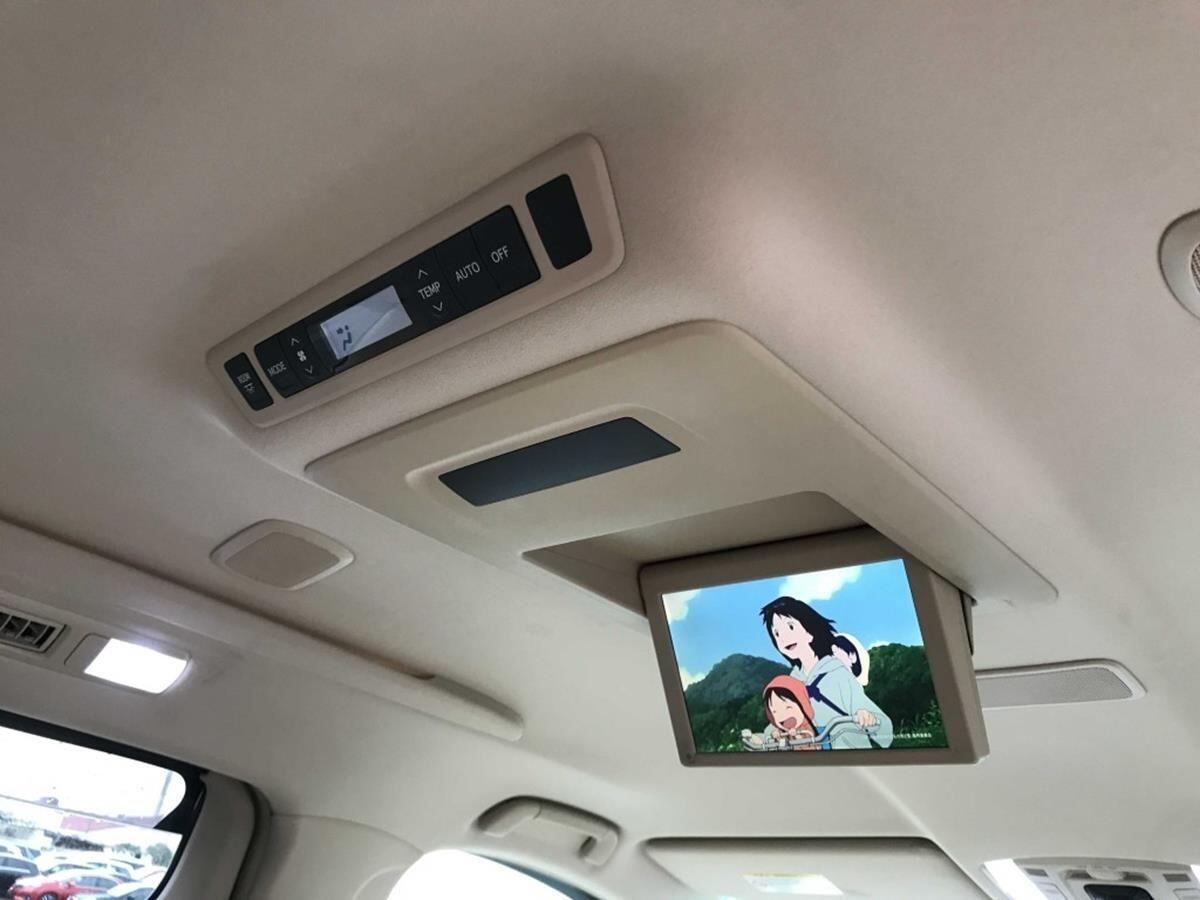 Toyota Alphard view 27