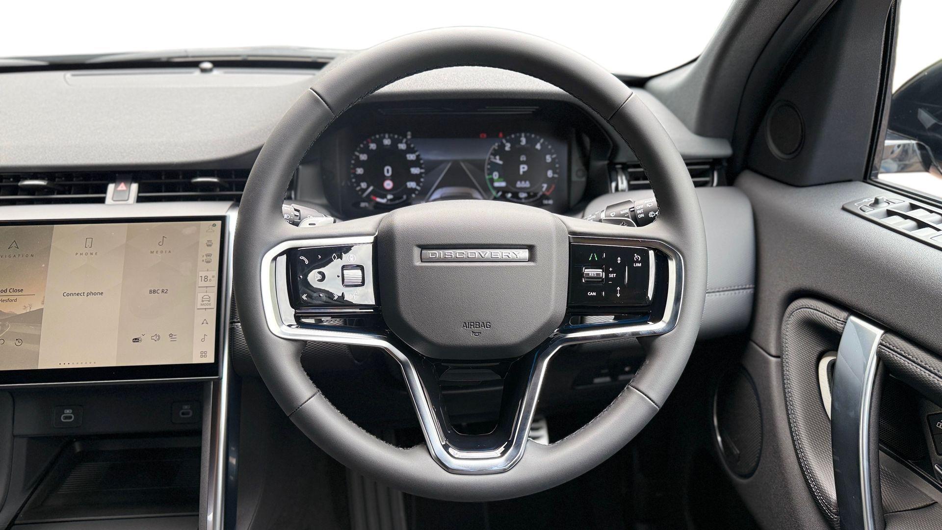 Land Rover Discovery Sport view 16