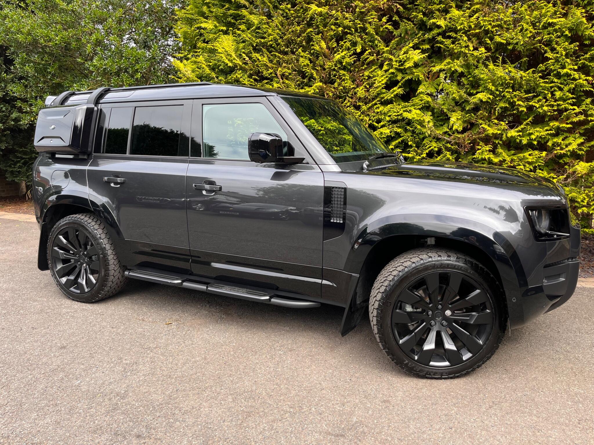 Land Rover Defender view 19