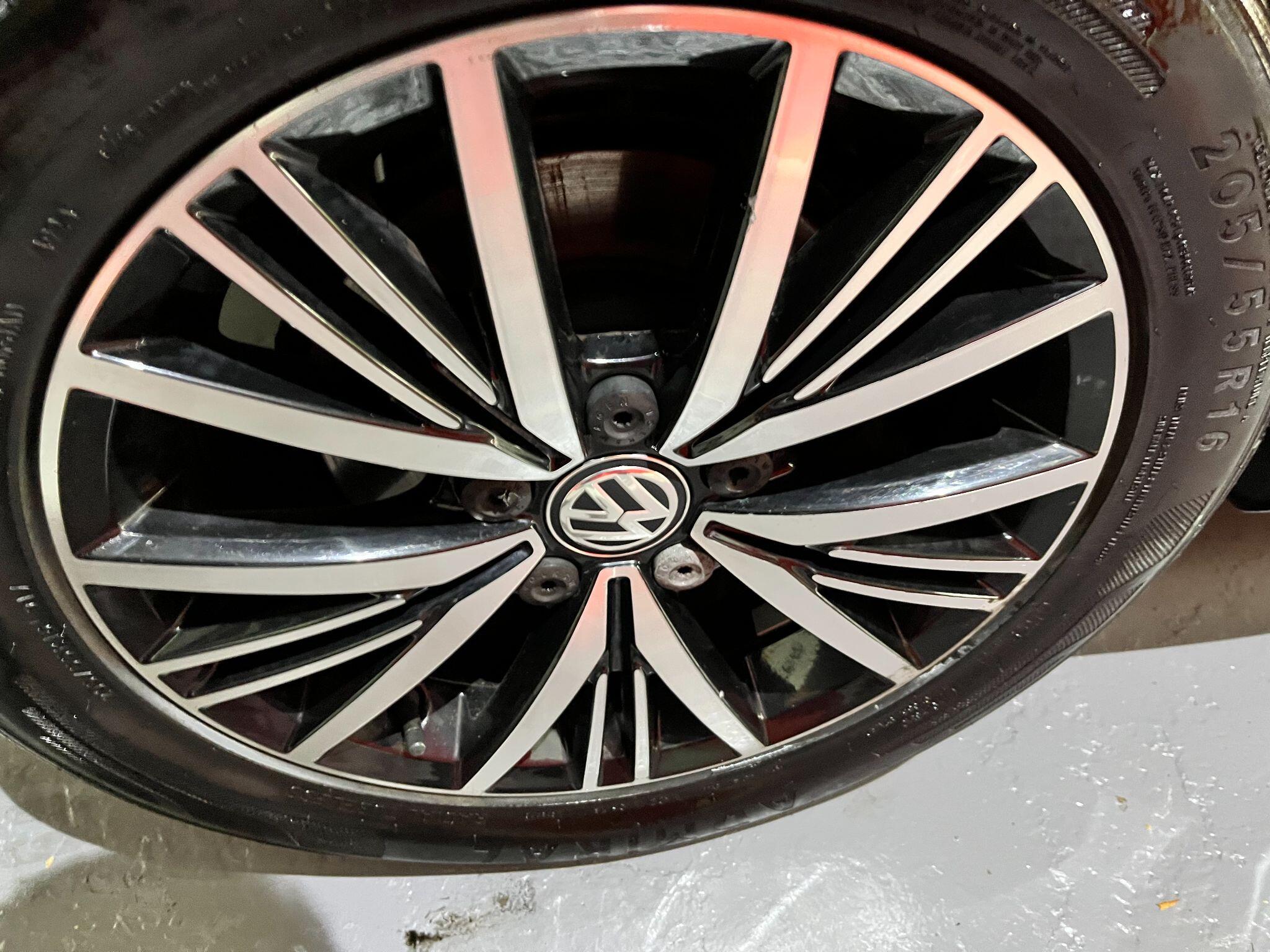 Volkswagen Golf view 46