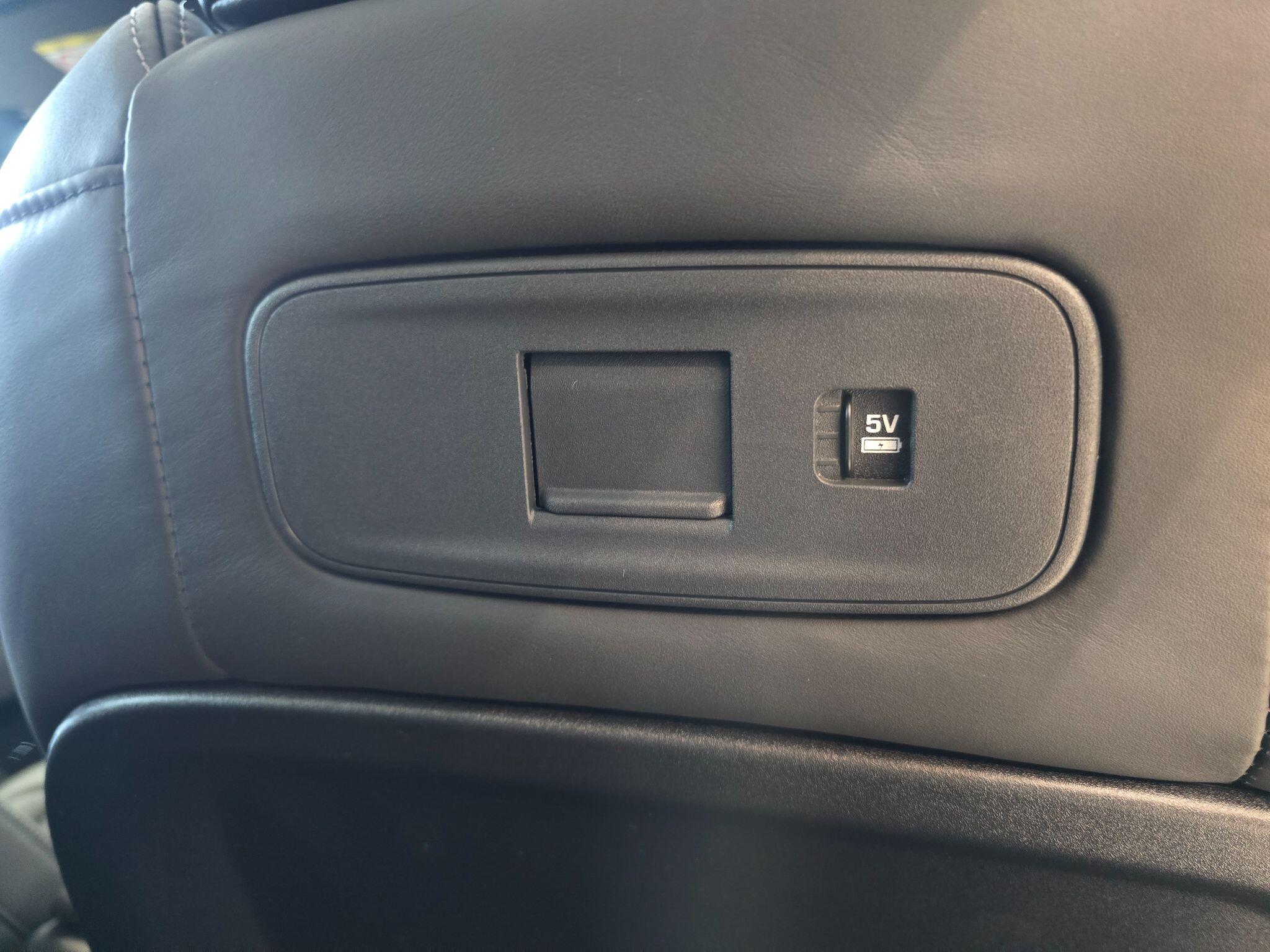 Land Rover Discovery Sport view 22