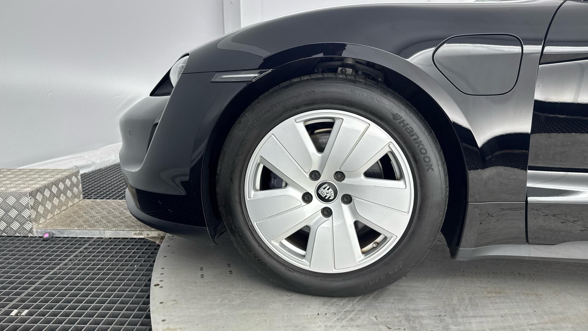 Porsche Taycan view 23