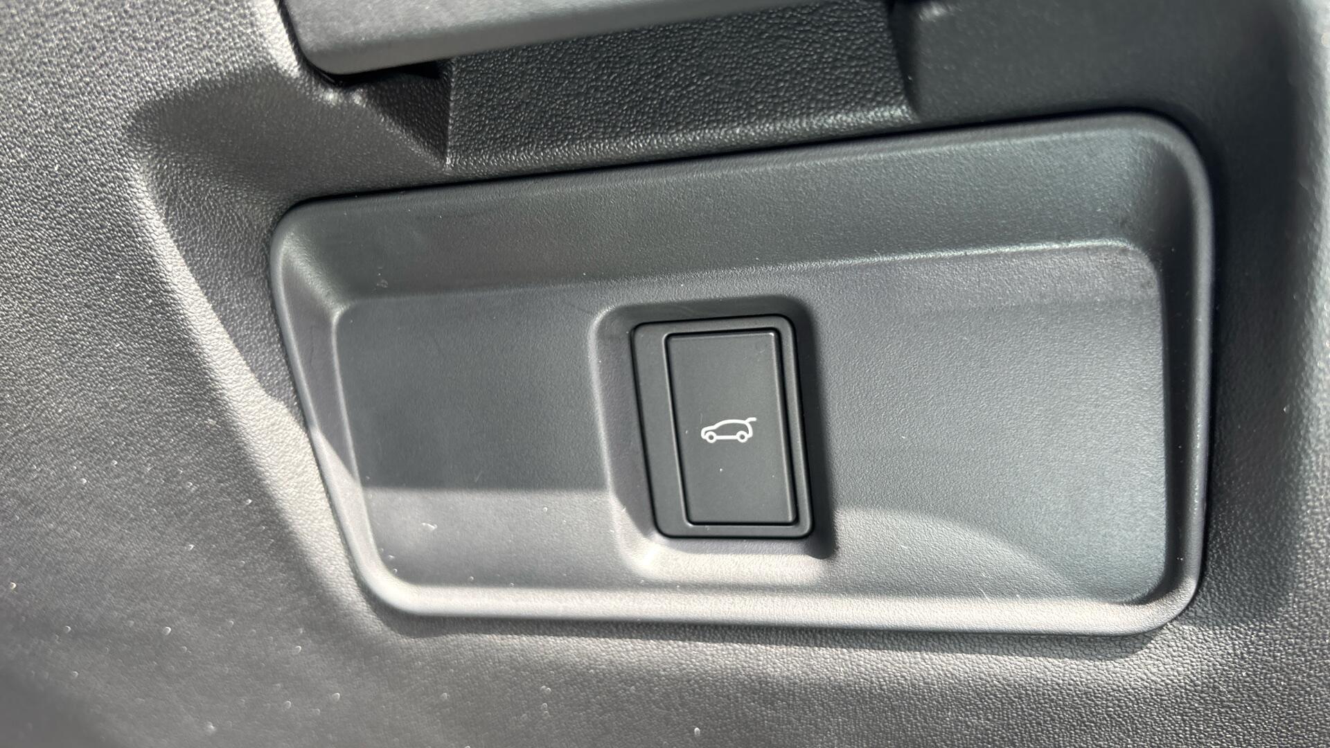 Land Rover Range Rover Evoque view 37