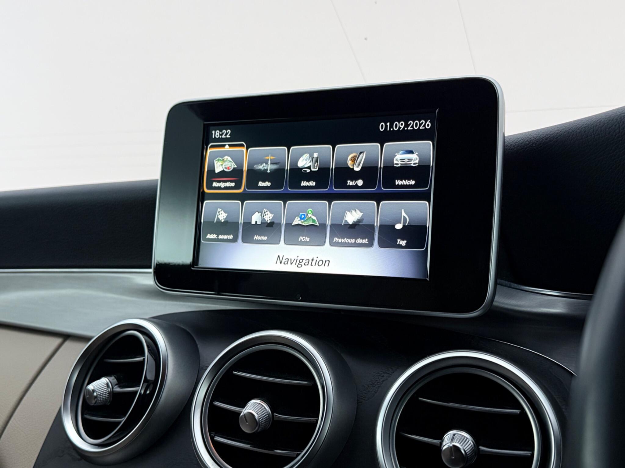 Mercedes-Benz C-Class view 26