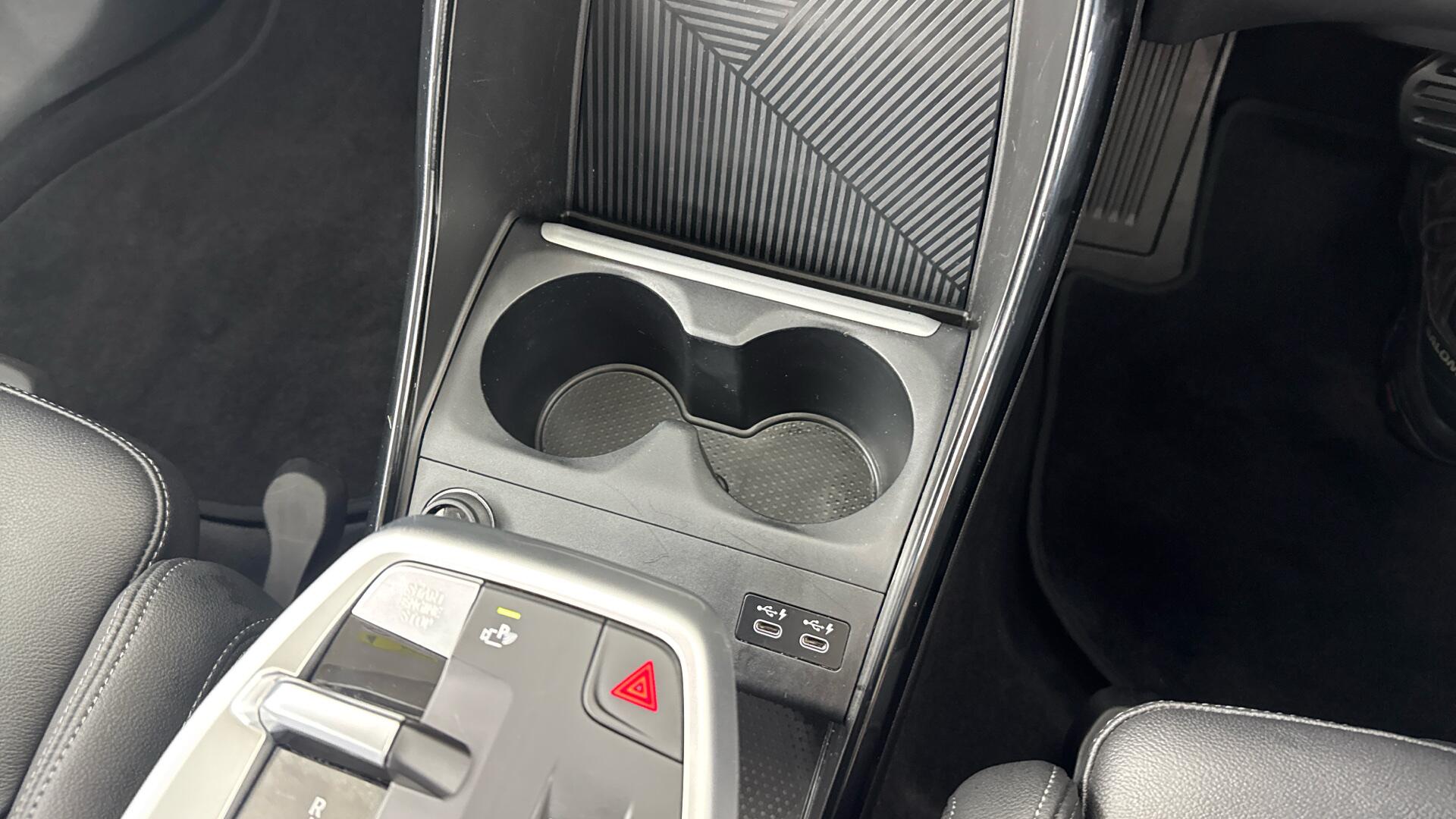 BMW 2 Series Active Tourer view 32