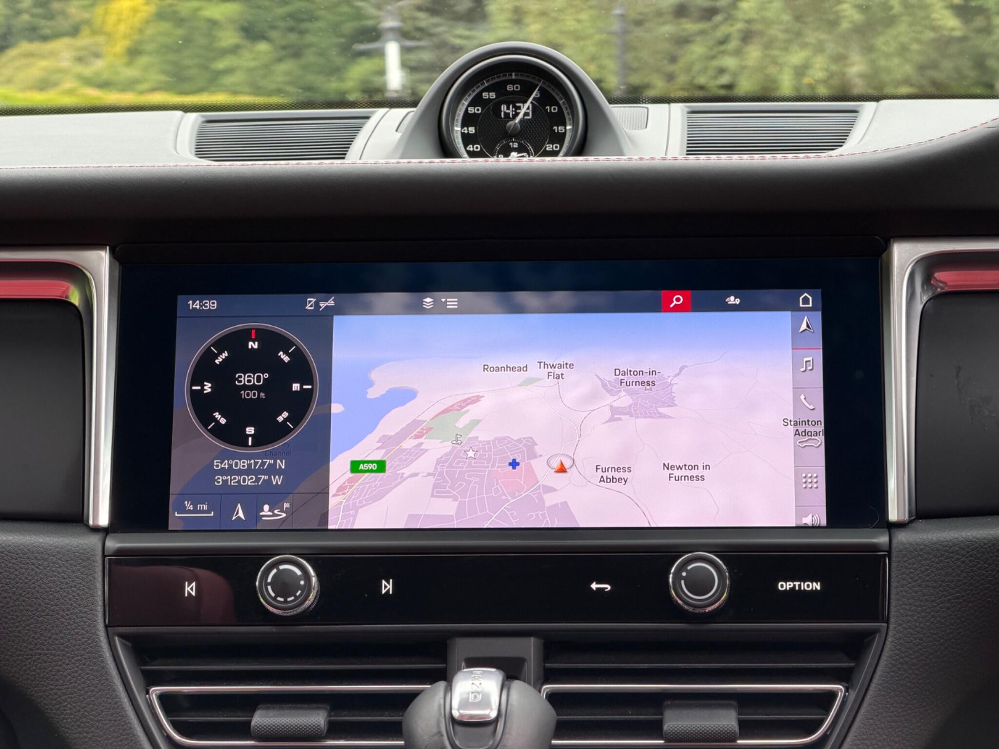 Porsche Macan view 27