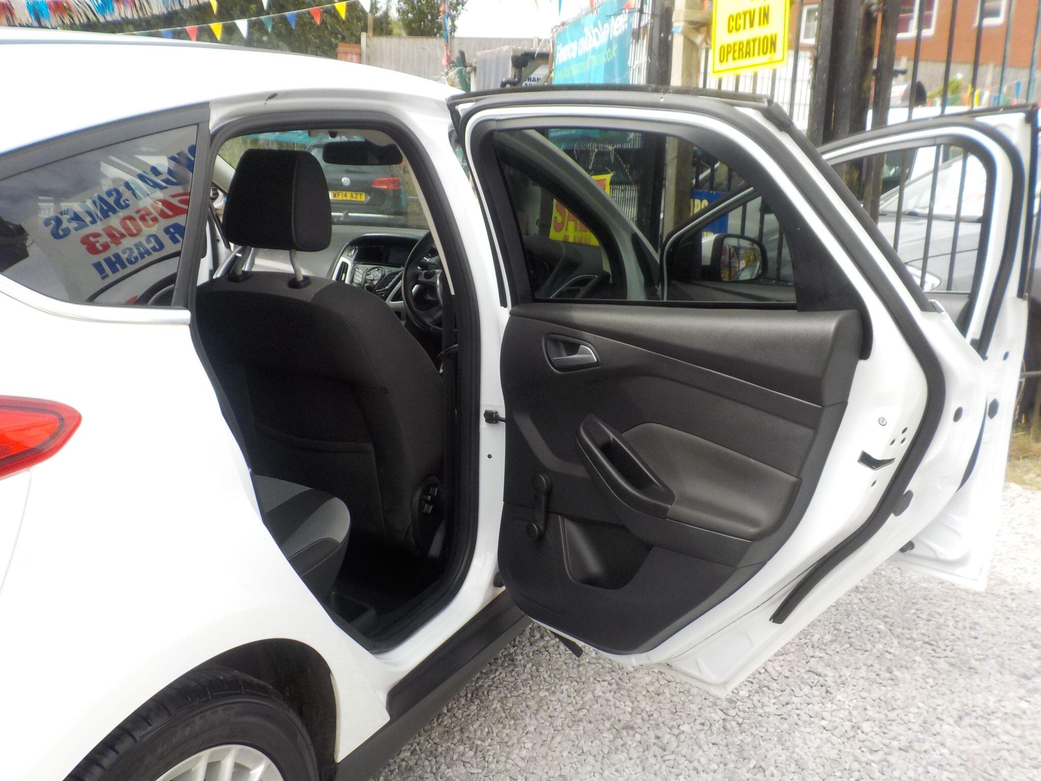 Ford Focus 1.6 Zetec Euro 5 5dr