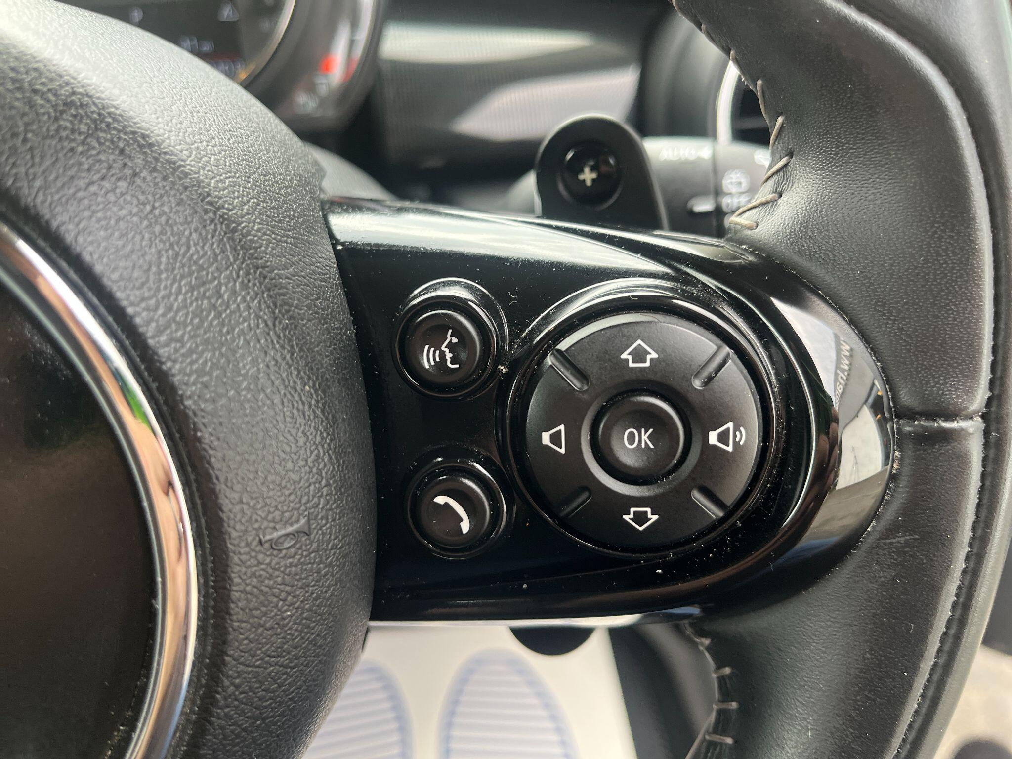 Mini Hatch view 29