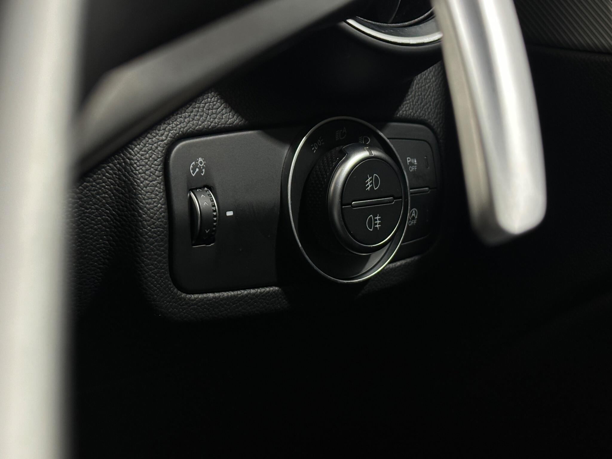 Alfa Romeo Stelvio view 17