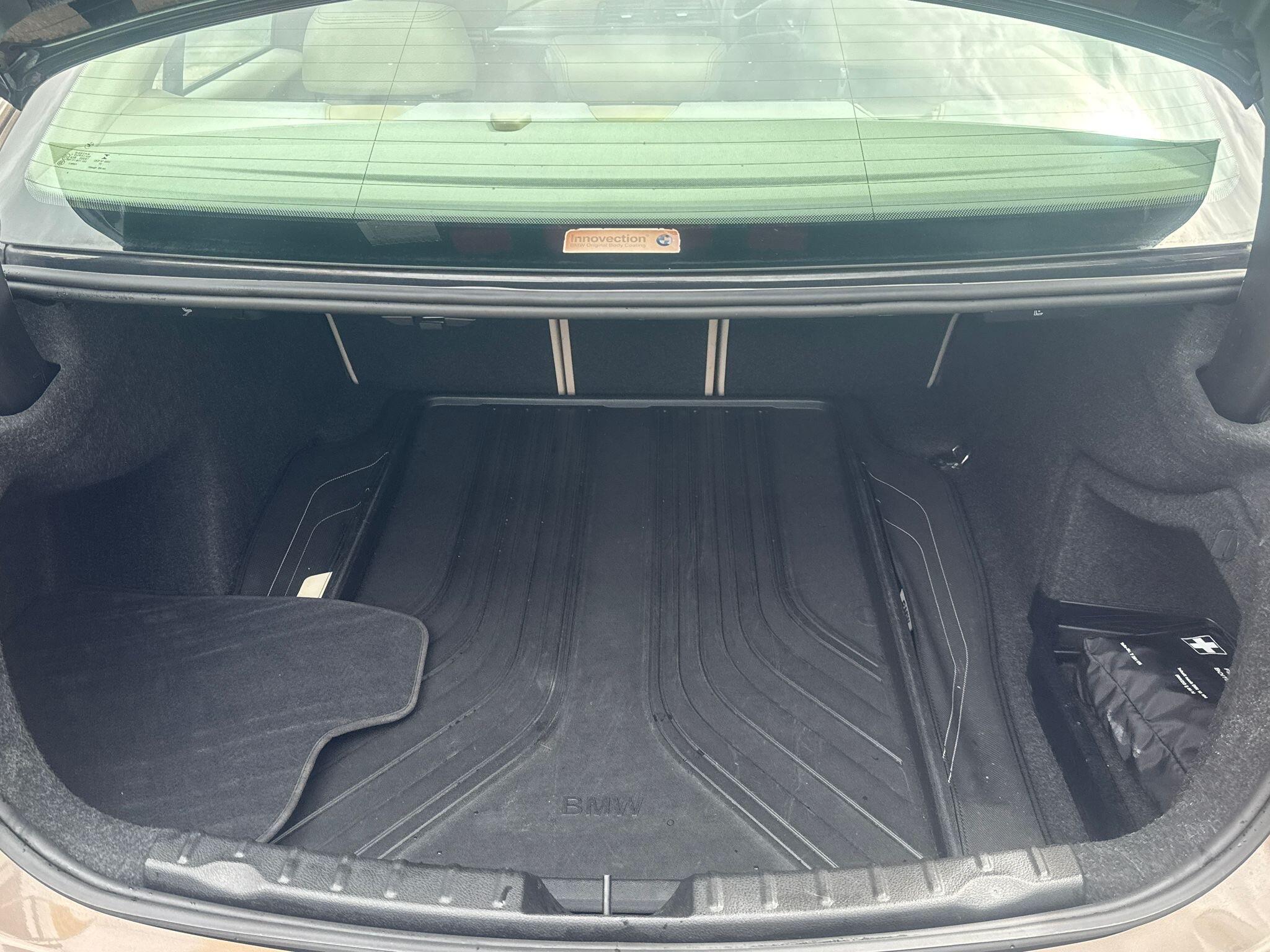 BMW 3 Series view 30