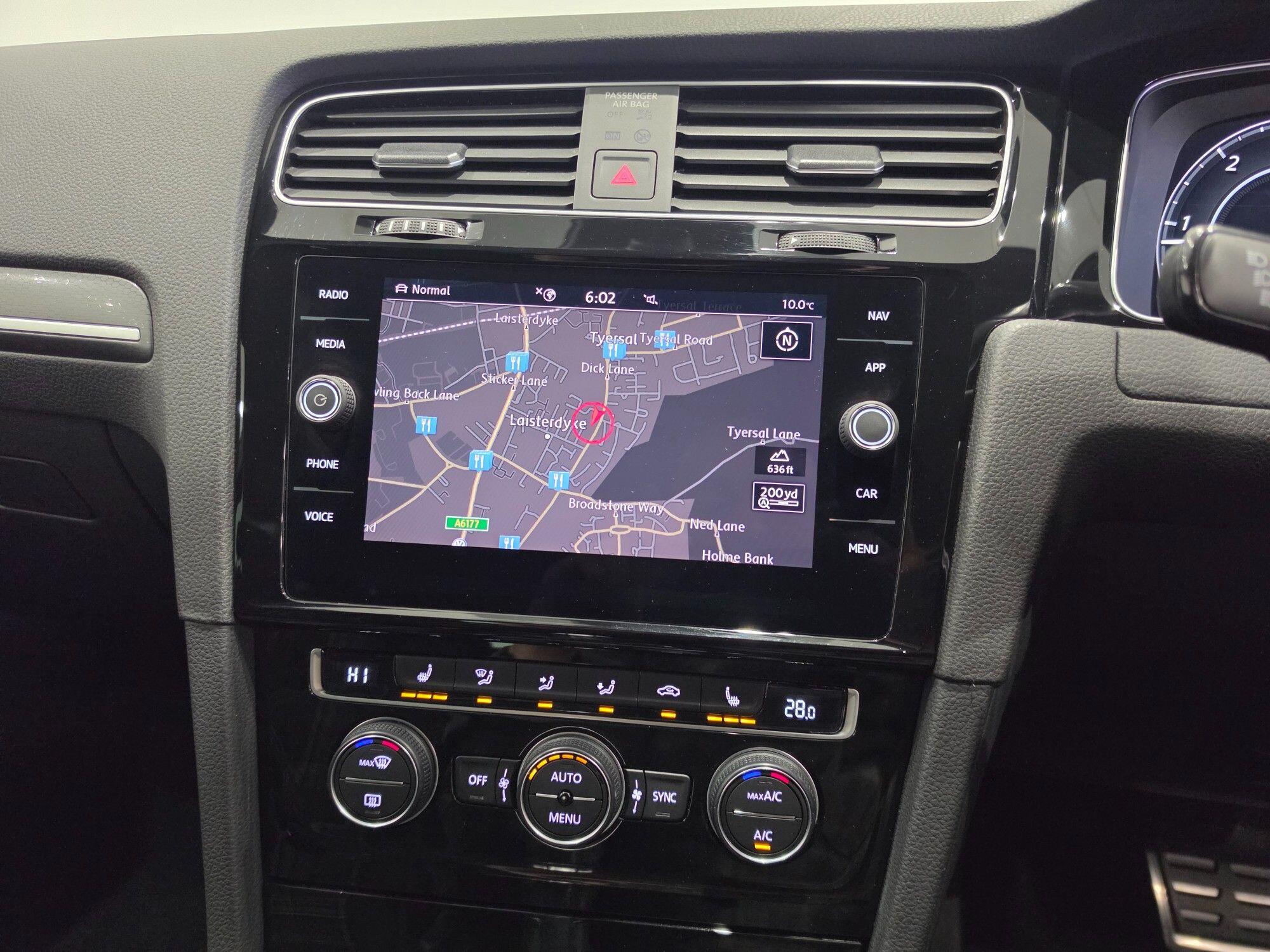 Volkswagen Golf view 28
