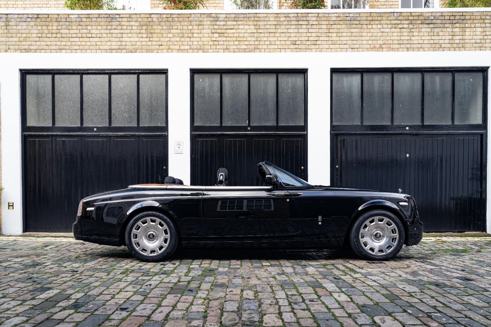 Rolls-Royce Phantom view 17