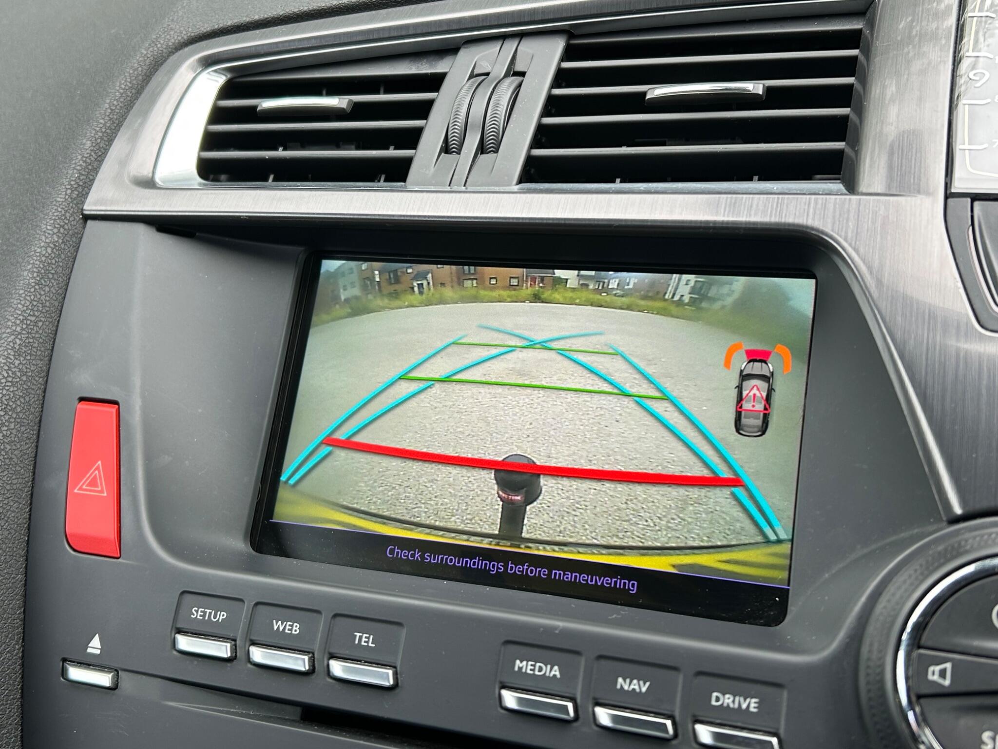 DS Automobiles DS 5 view 39