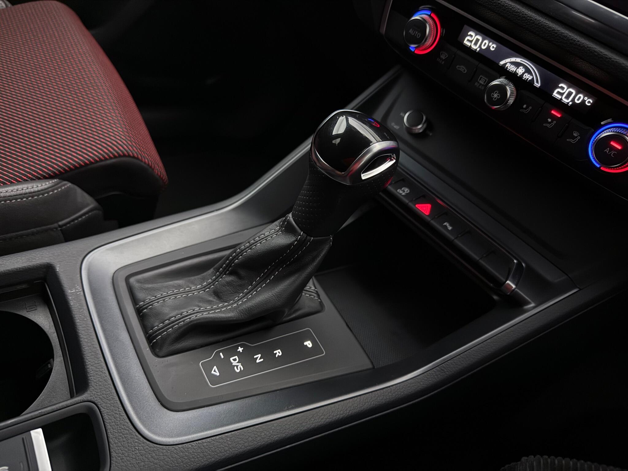 Audi Q3 view 22