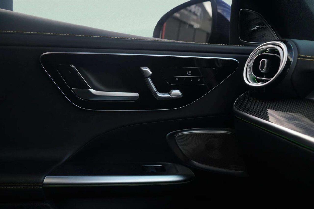 Mercedes-Benz C-Class view 42