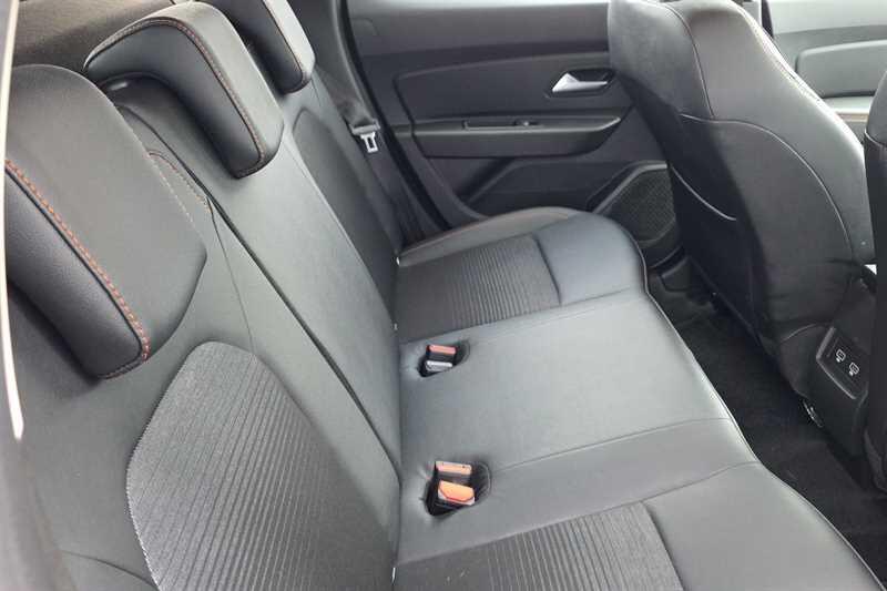 Dacia Duster view 25