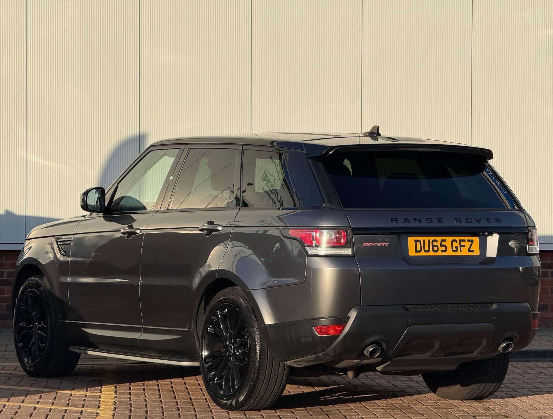 Land Rover Range Rover Sport view 4