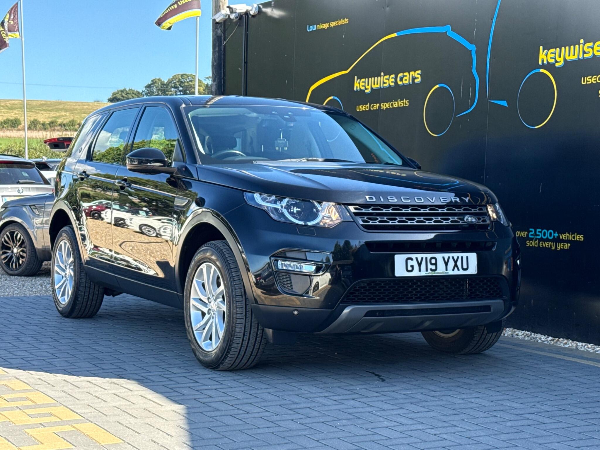 Land Rover Discovery Sport view 9