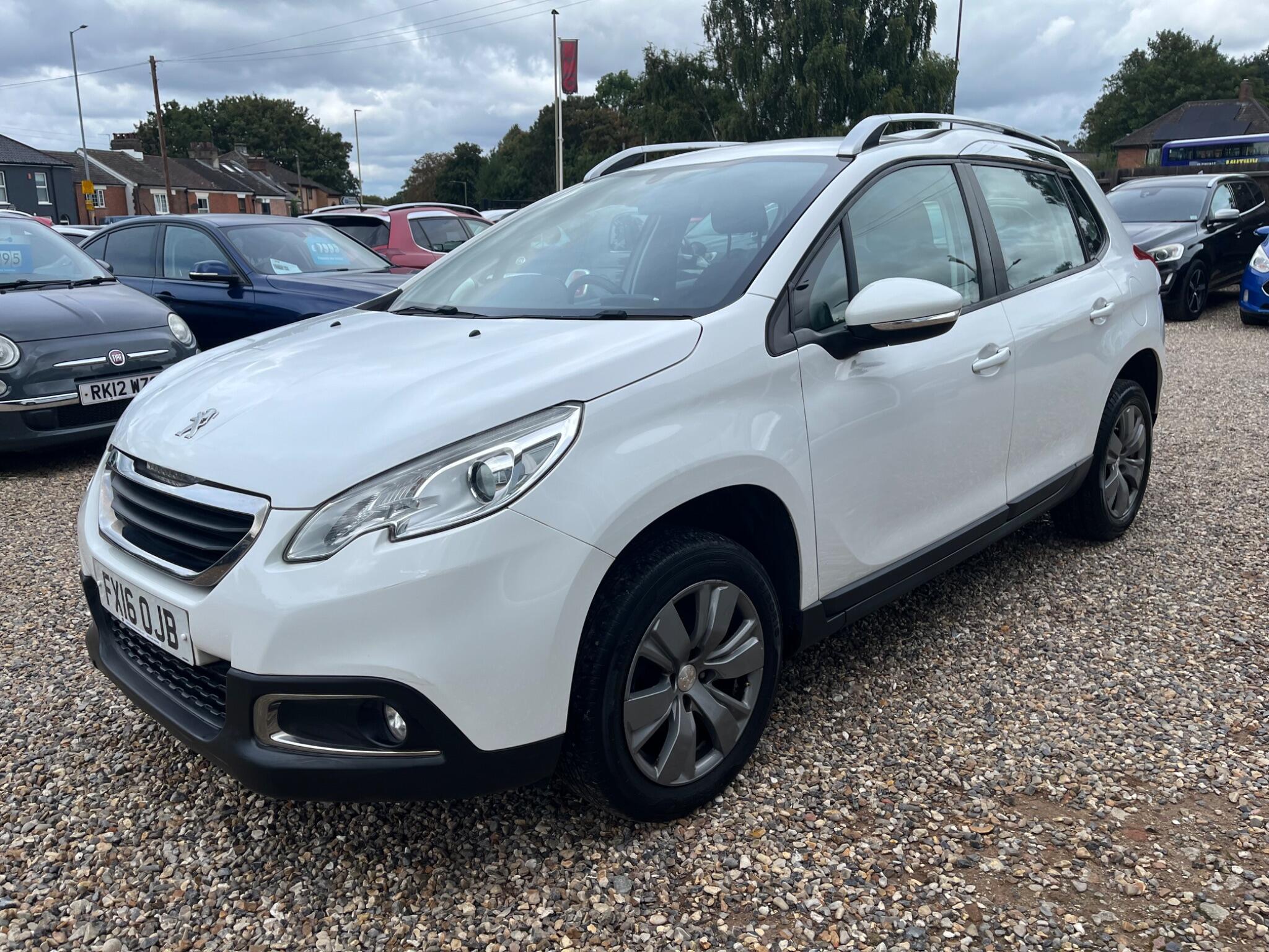 Peugeot 2008 view 10