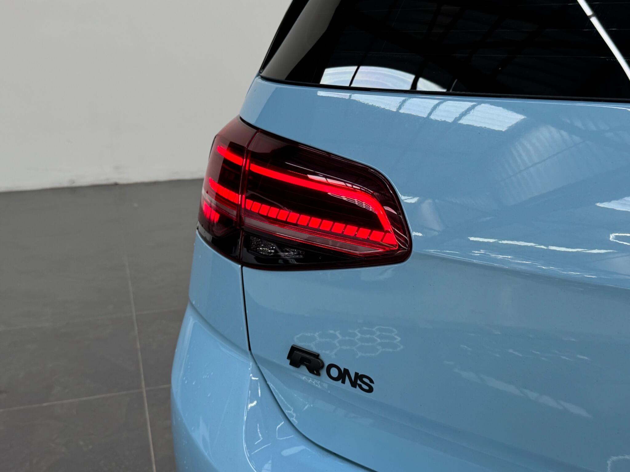 Volkswagen Golf view 12