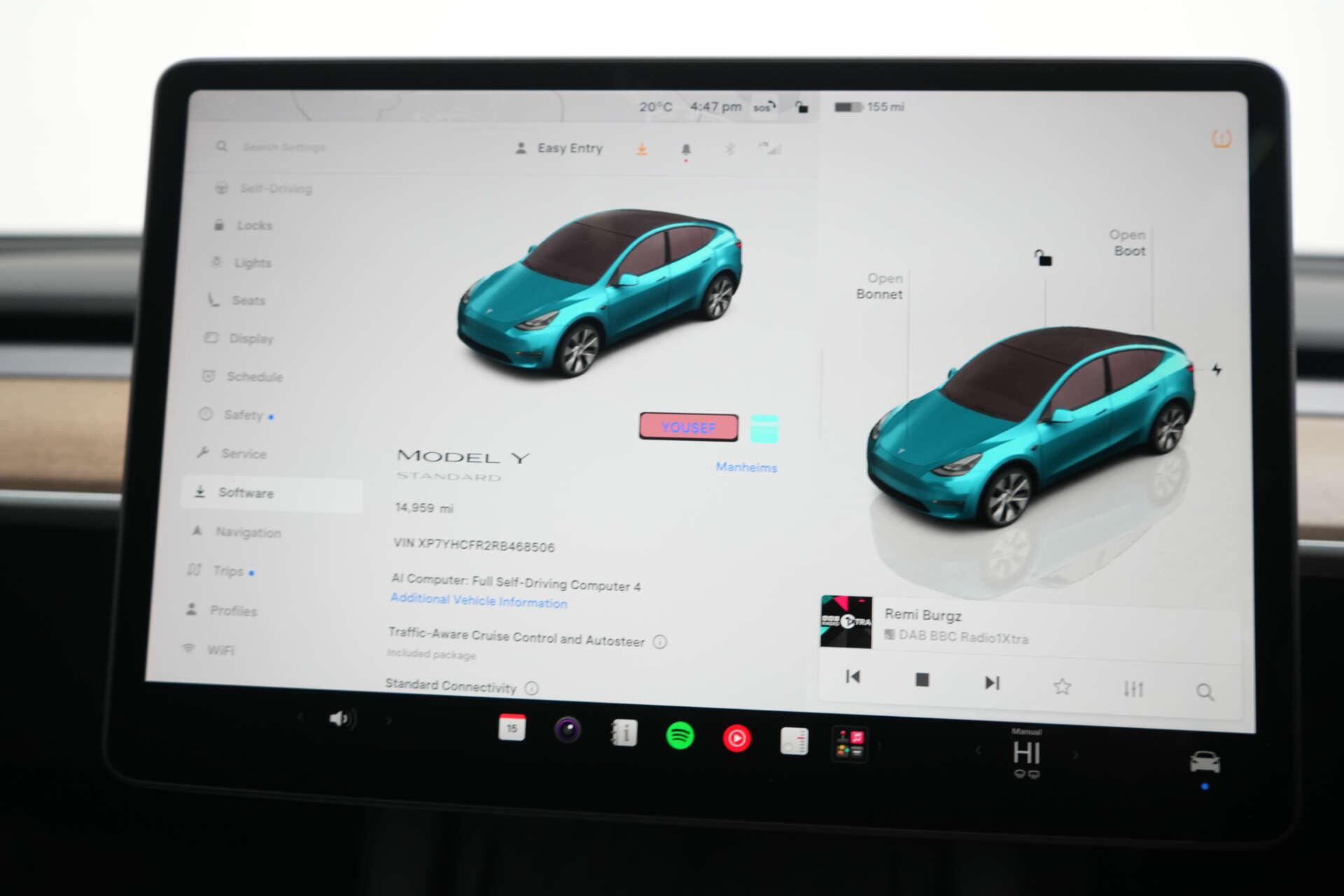 Tesla Model Y view 32