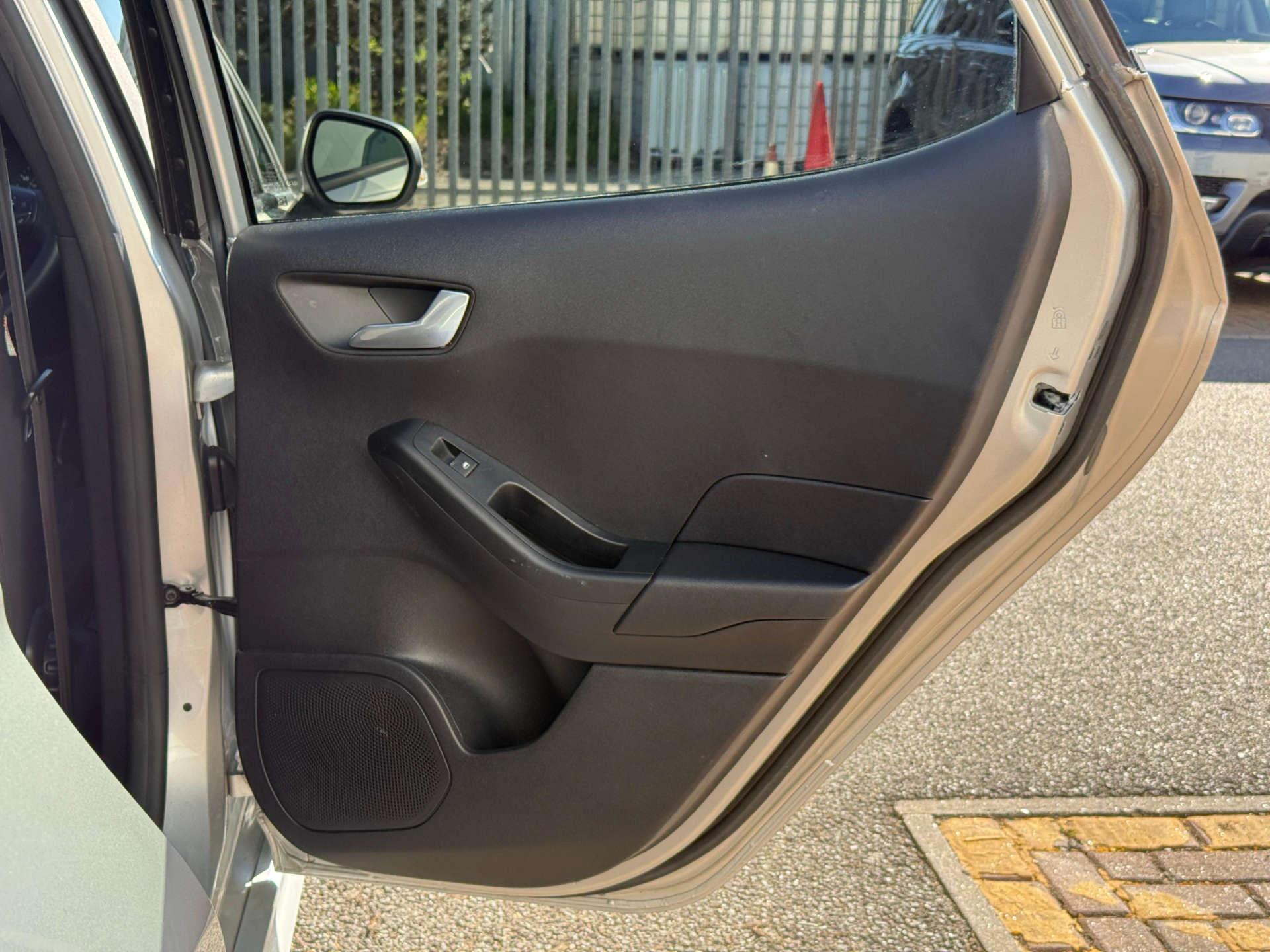Ford Fiesta view 40