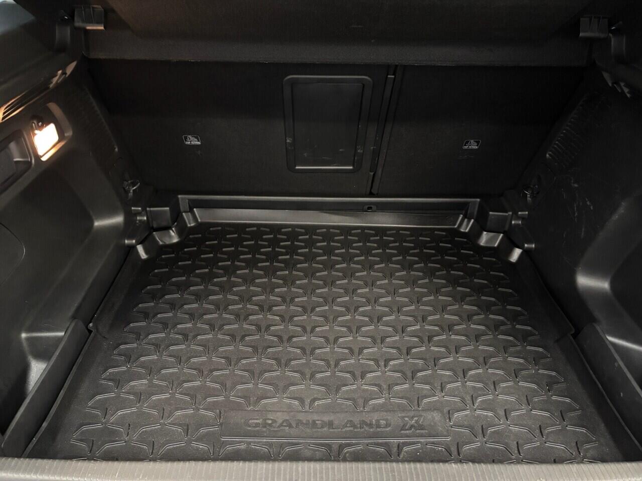 Vauxhall Grandland X view 22
