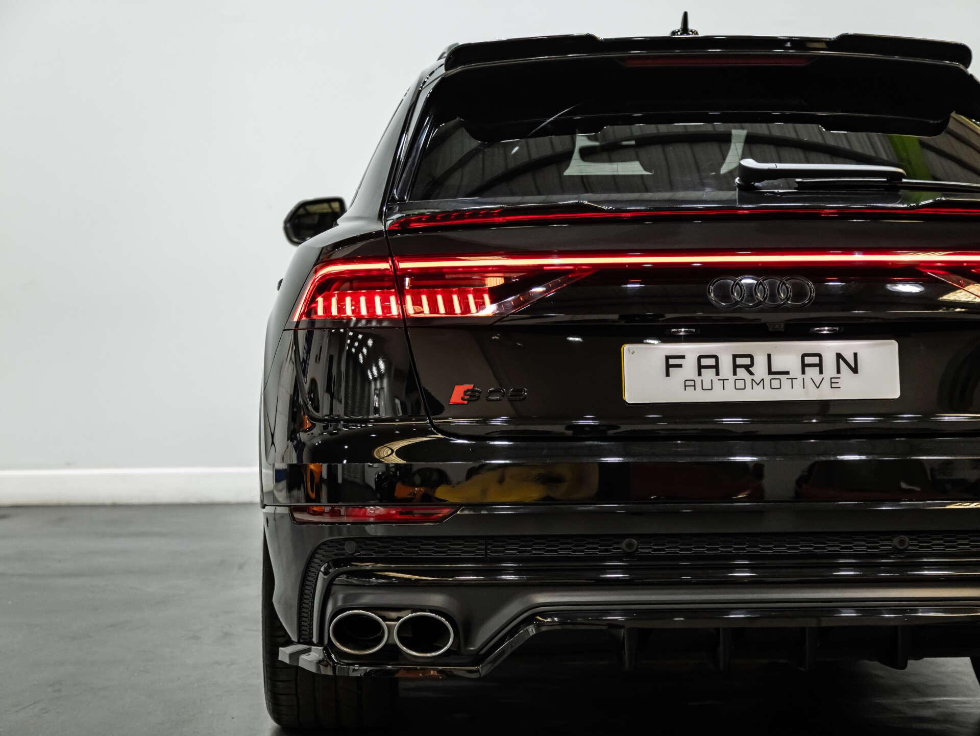 Audi SQ8 view 33