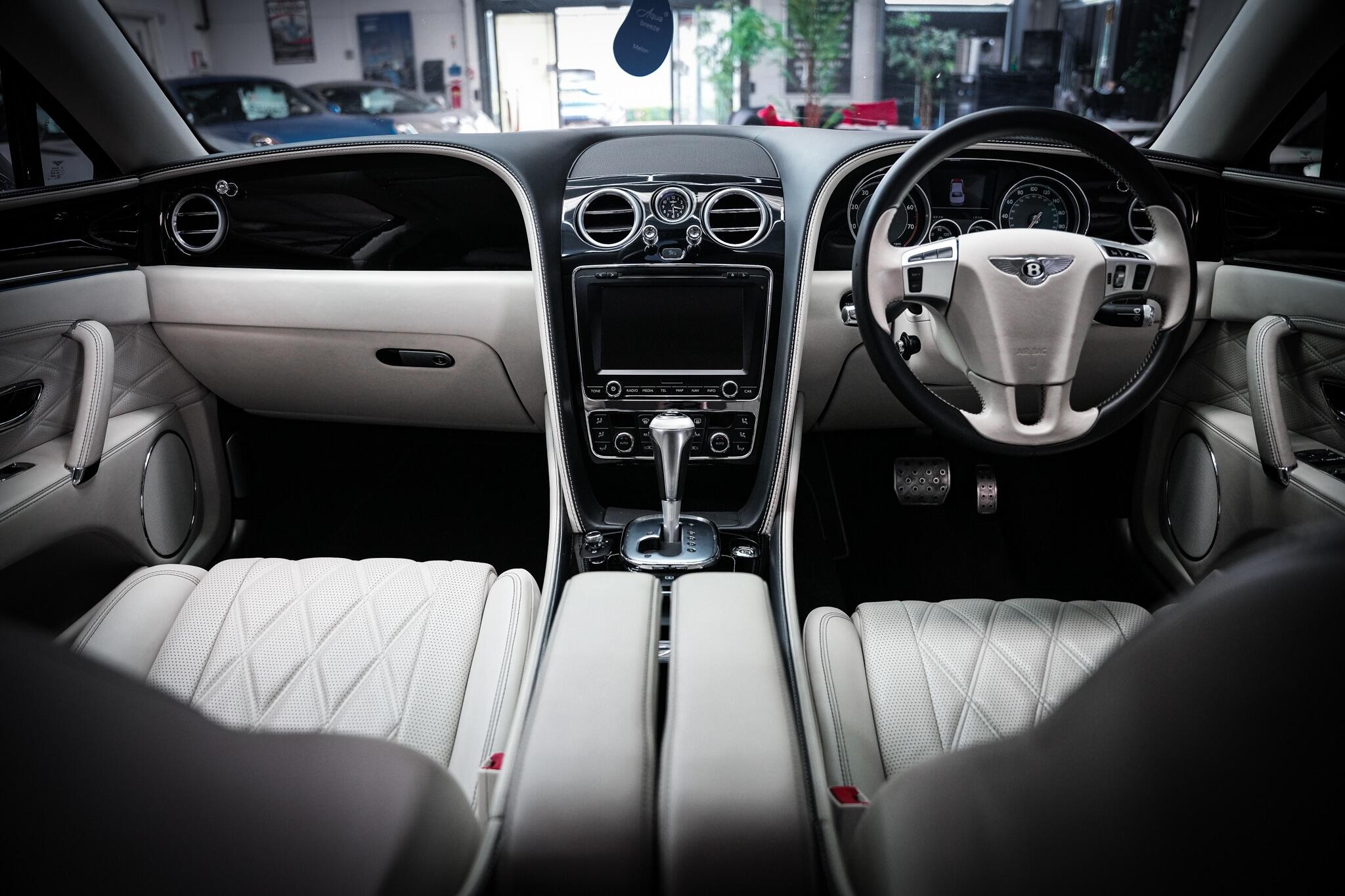 Bentley Flying Spur view 22
