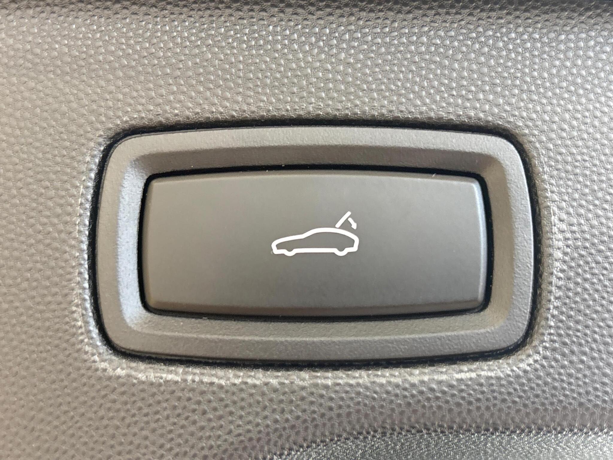 Porsche Macan view 48
