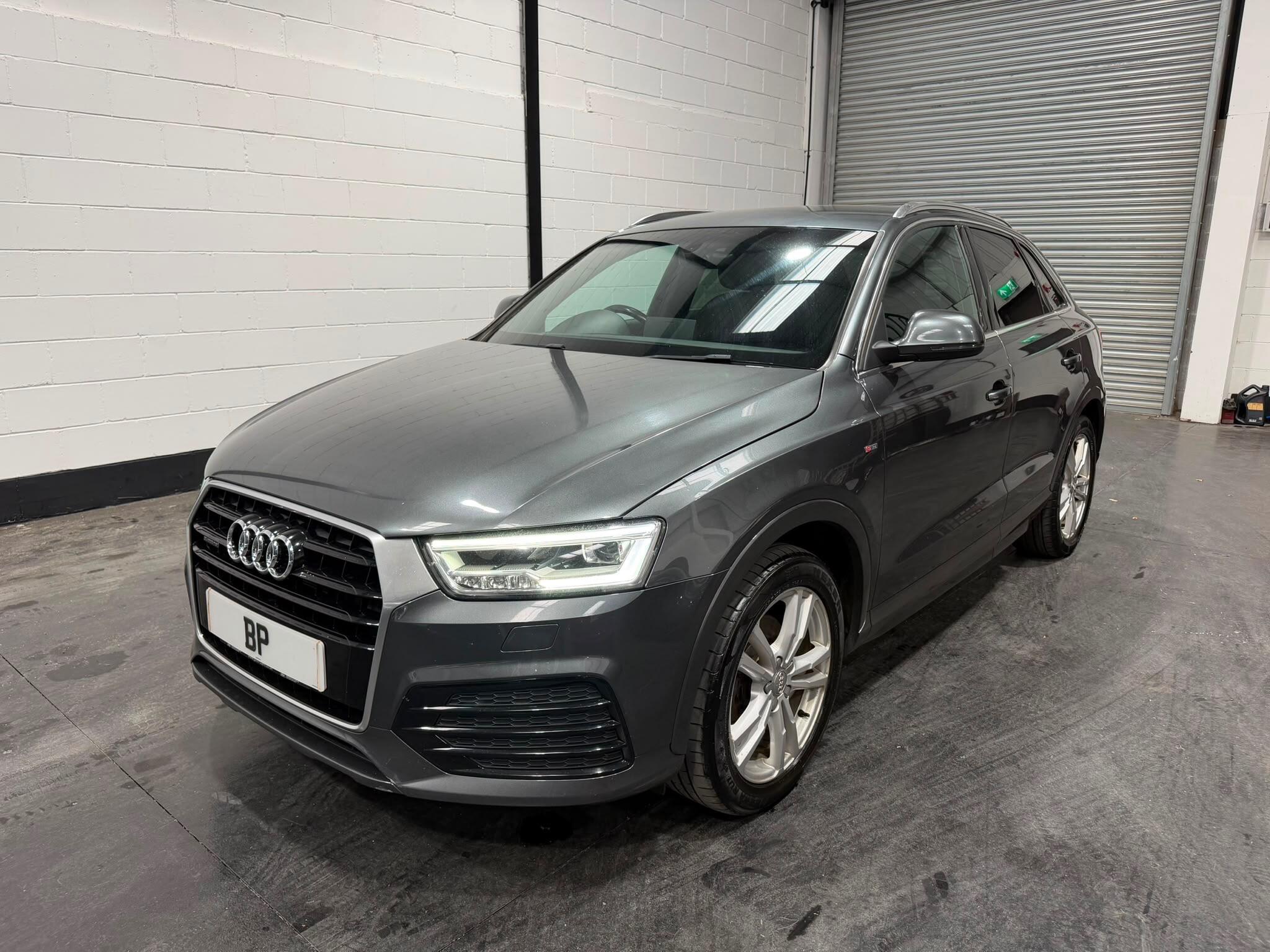Audi Q3 view 7