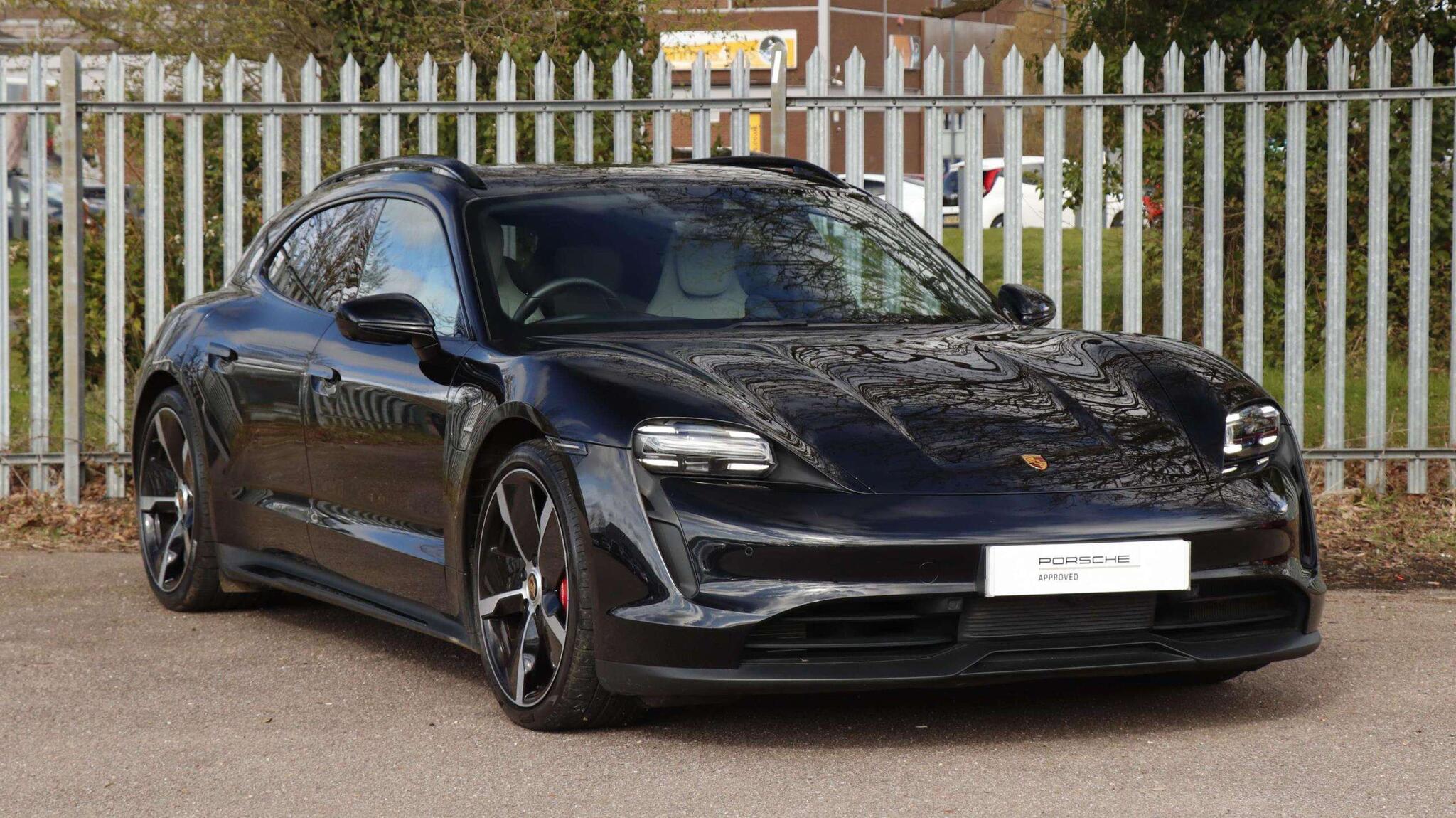 Porsche Taycan view 36