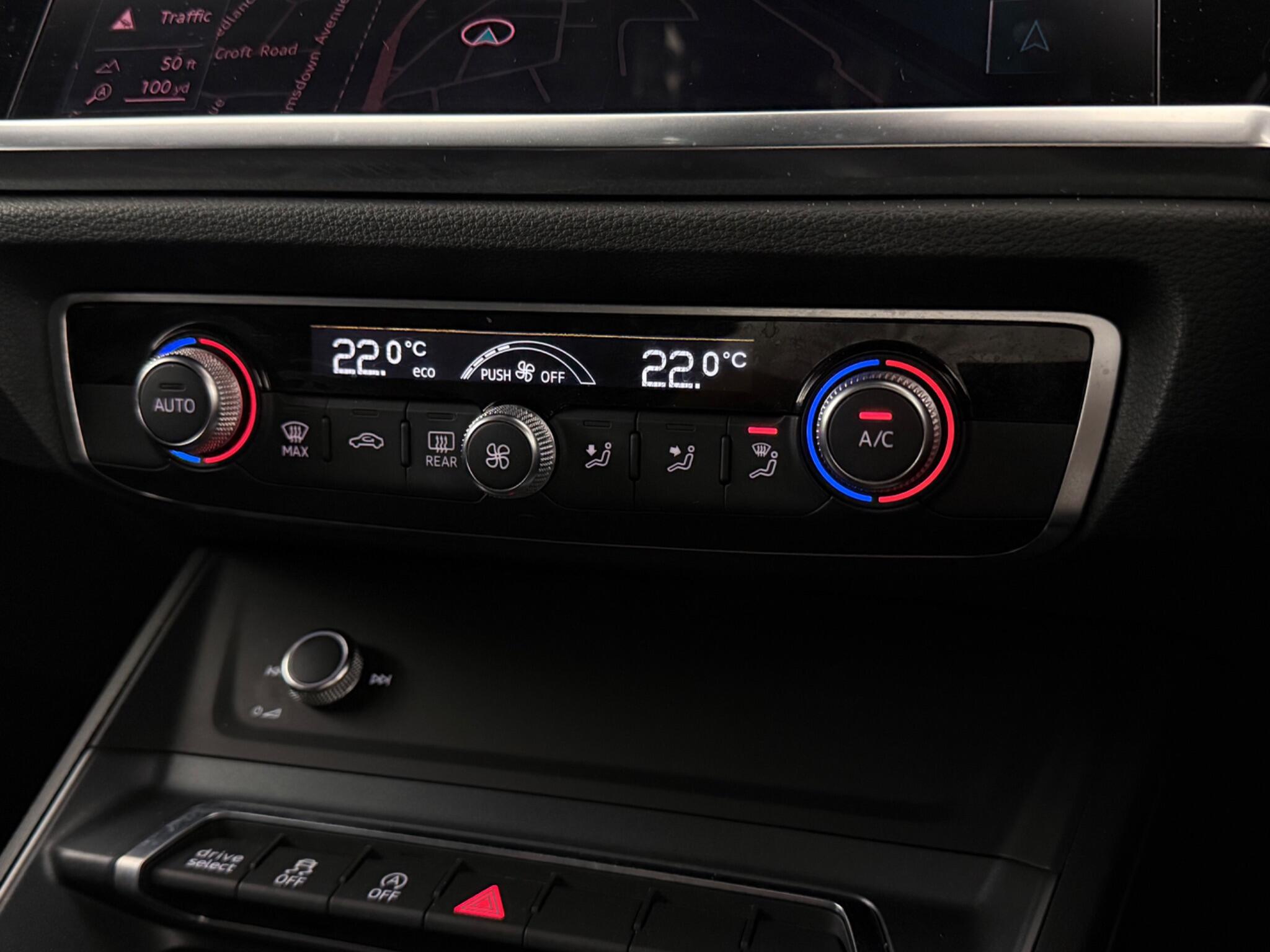Audi Q3 view 25