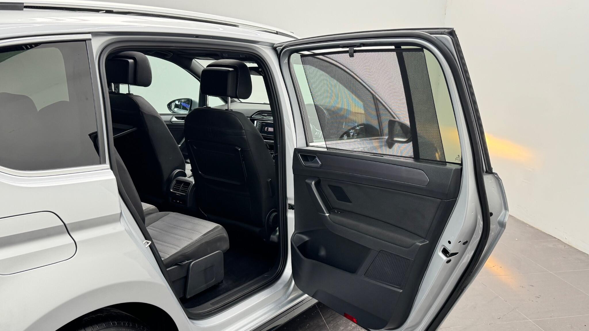 Volkswagen Touran view 12